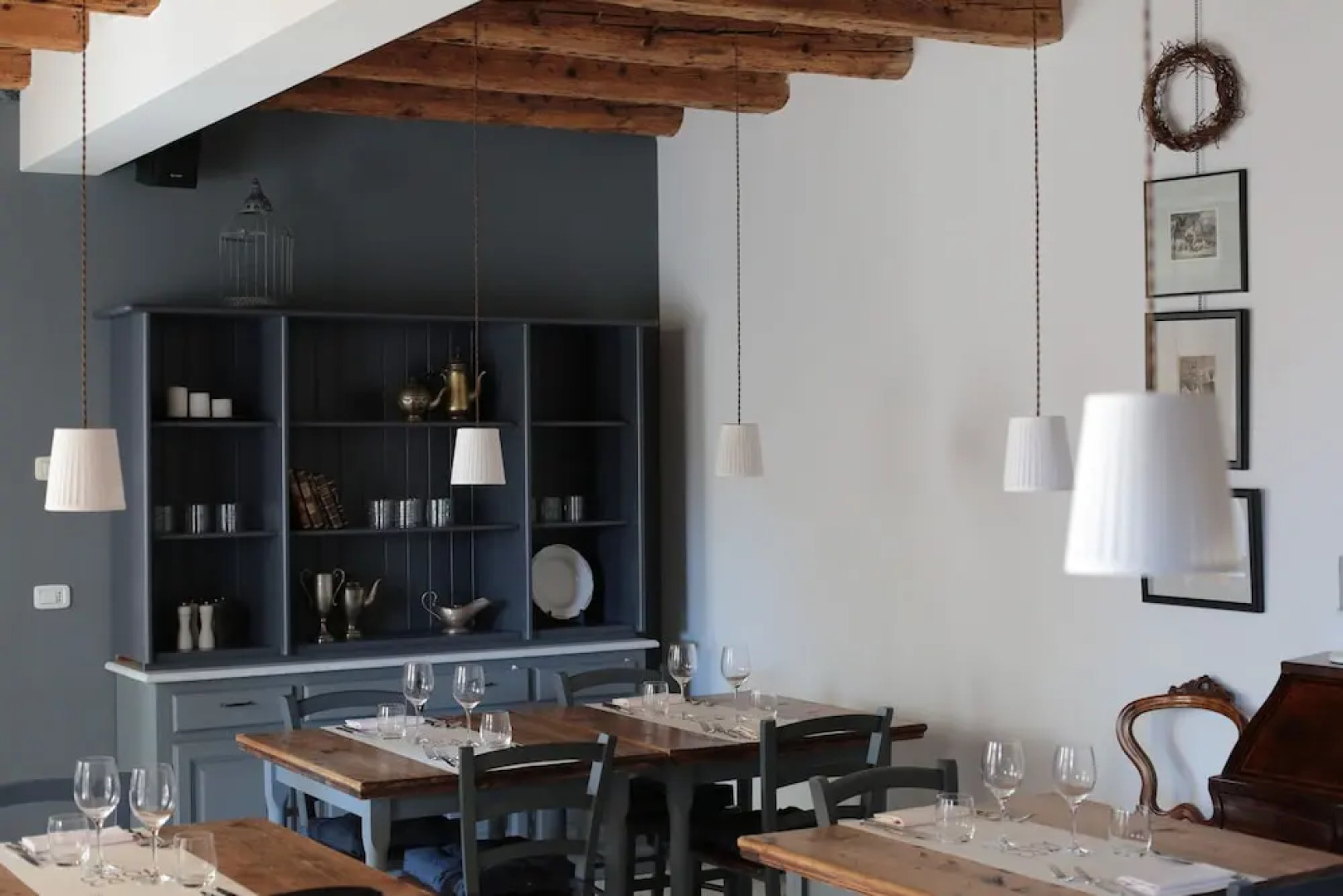 1883 Restaurant & Rooms