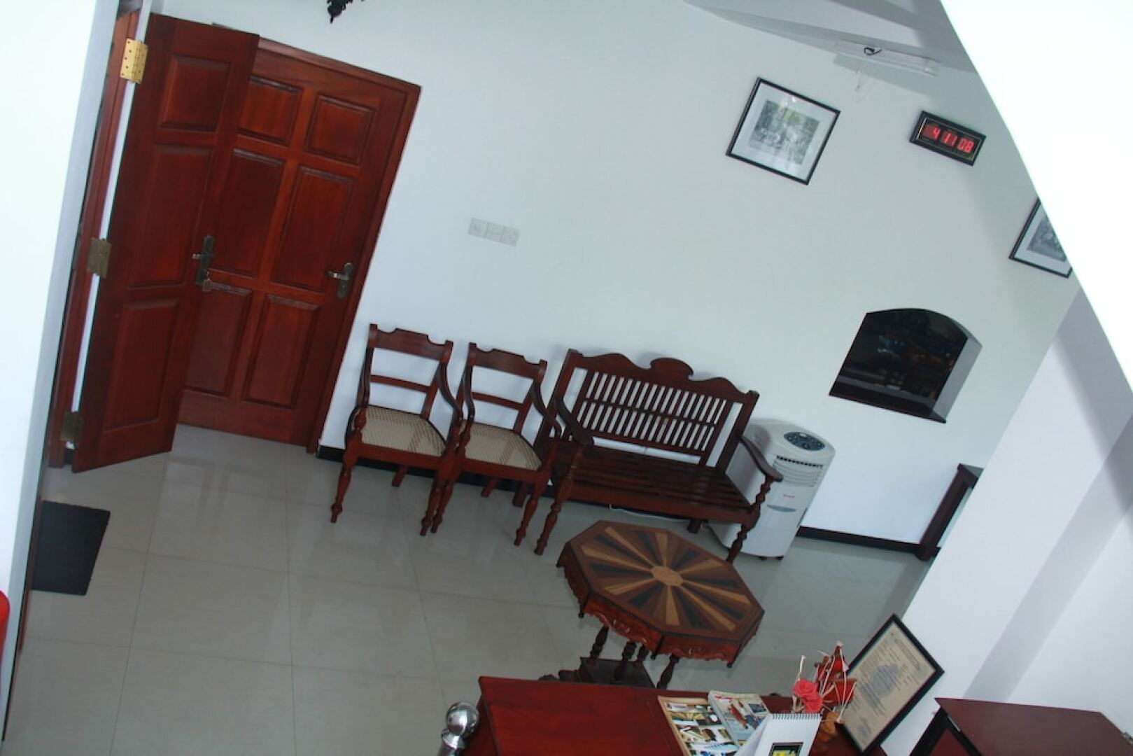 Ravindra Hotel and Restaurant