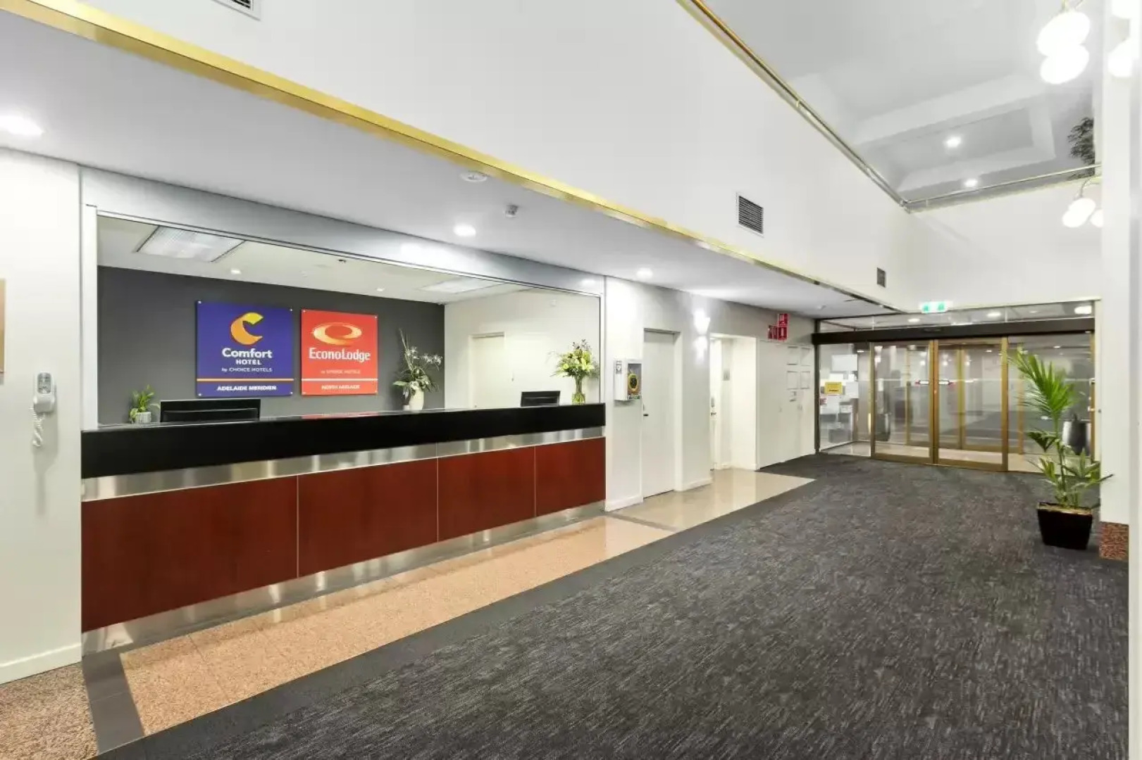 Comfort Hotel Adelaide Meridien