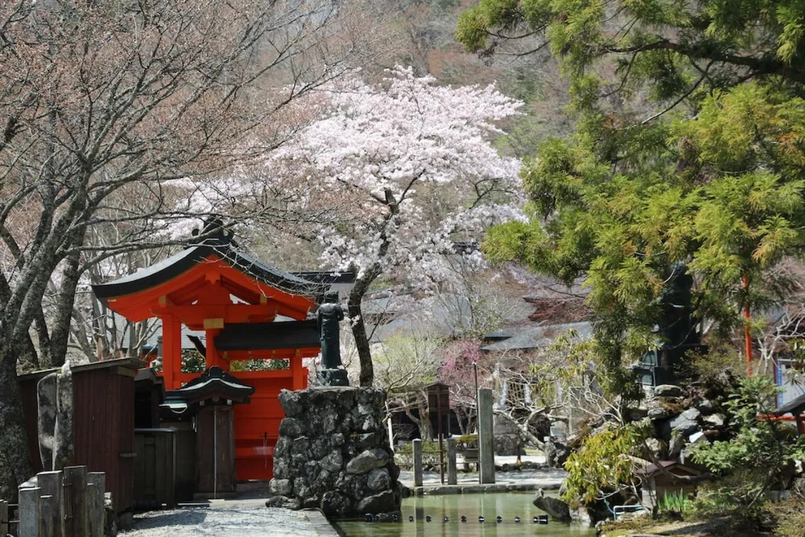 Dorogawa Onsen Iroha Ryokan (Nara)