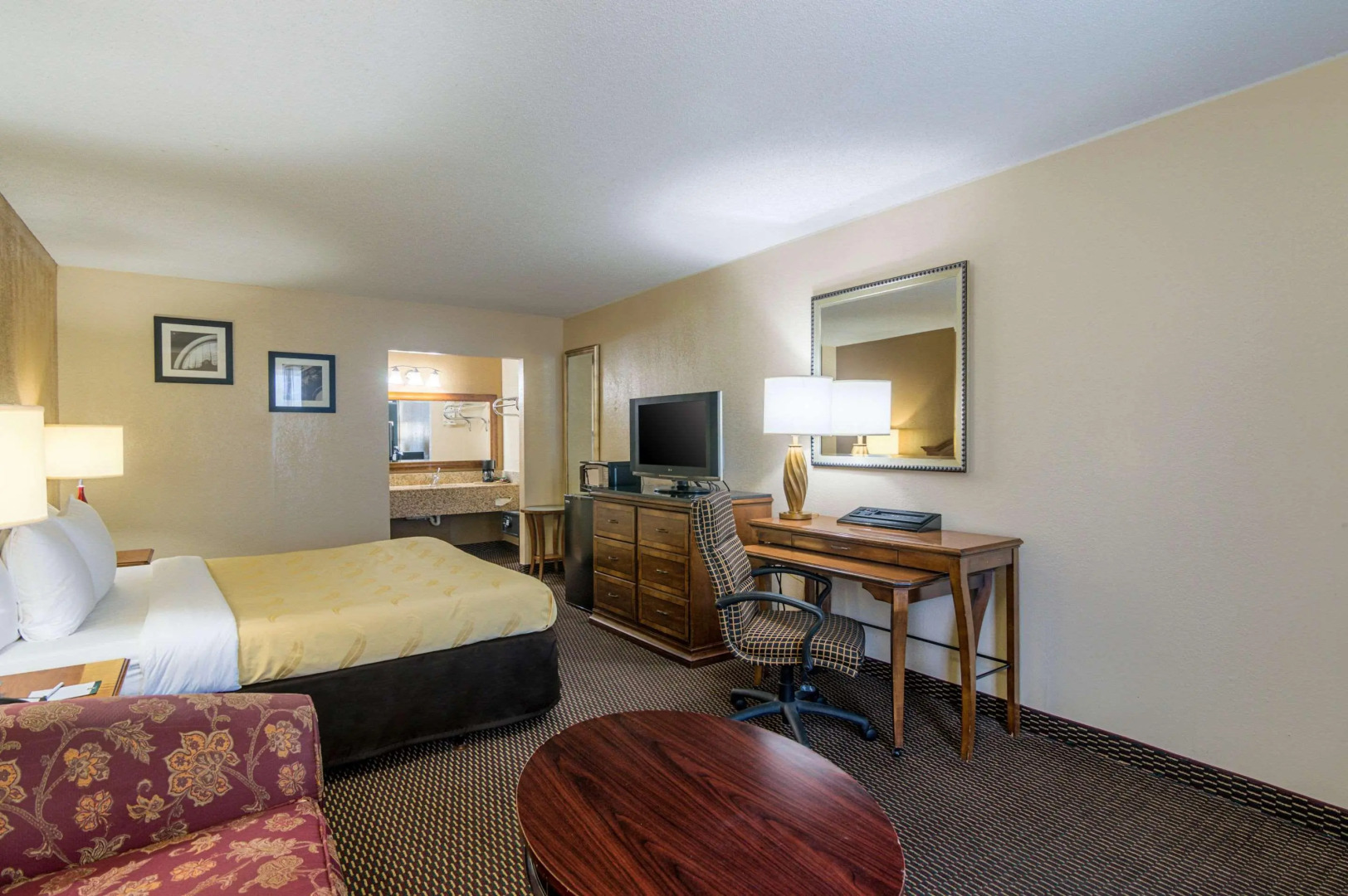 Quality Inn Shawnee I-40