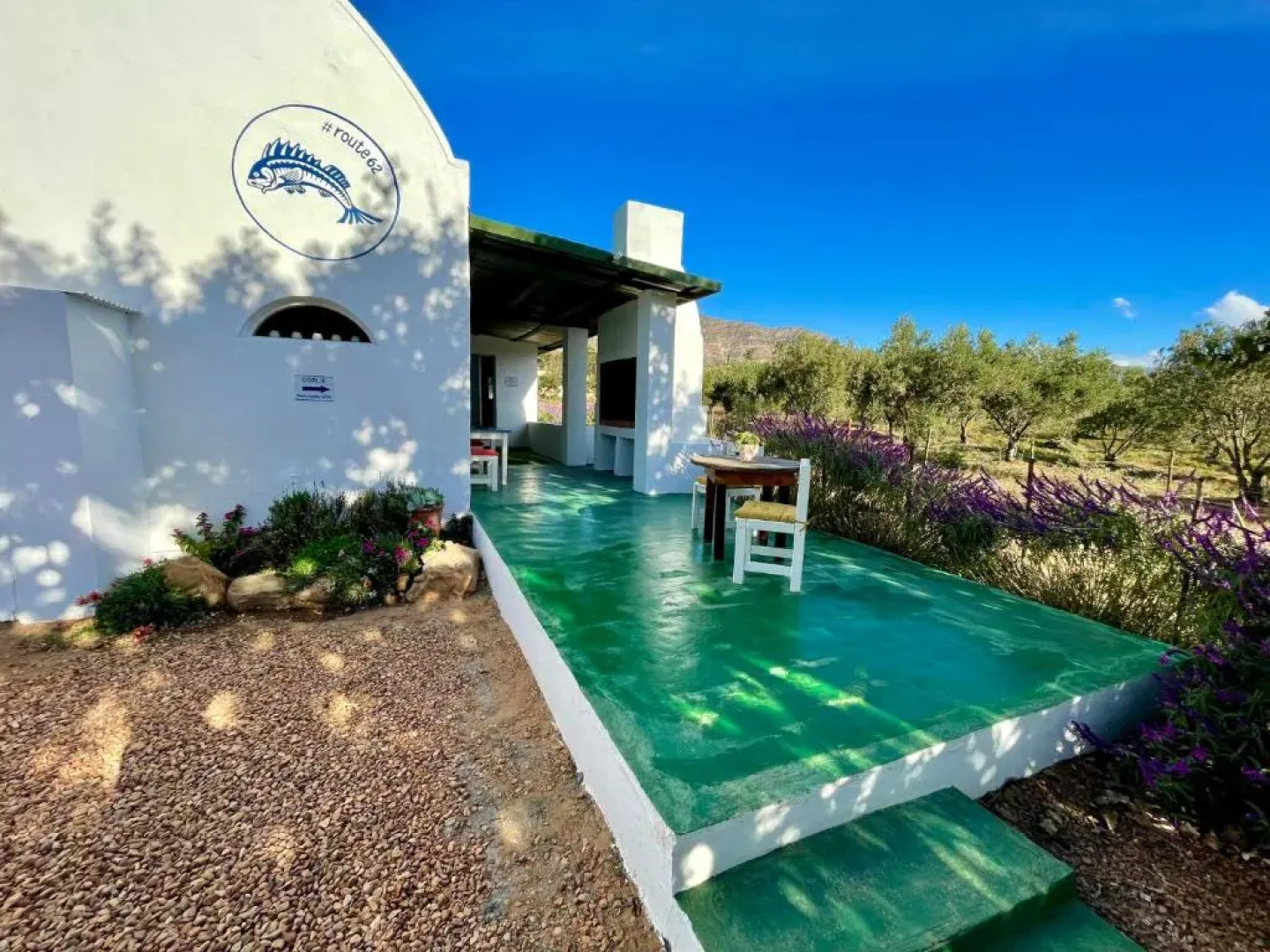 Blue Cow Barn - Boutique Farm