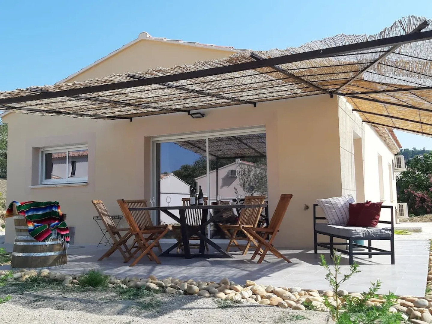 A 2 pas des vignes numéro 6