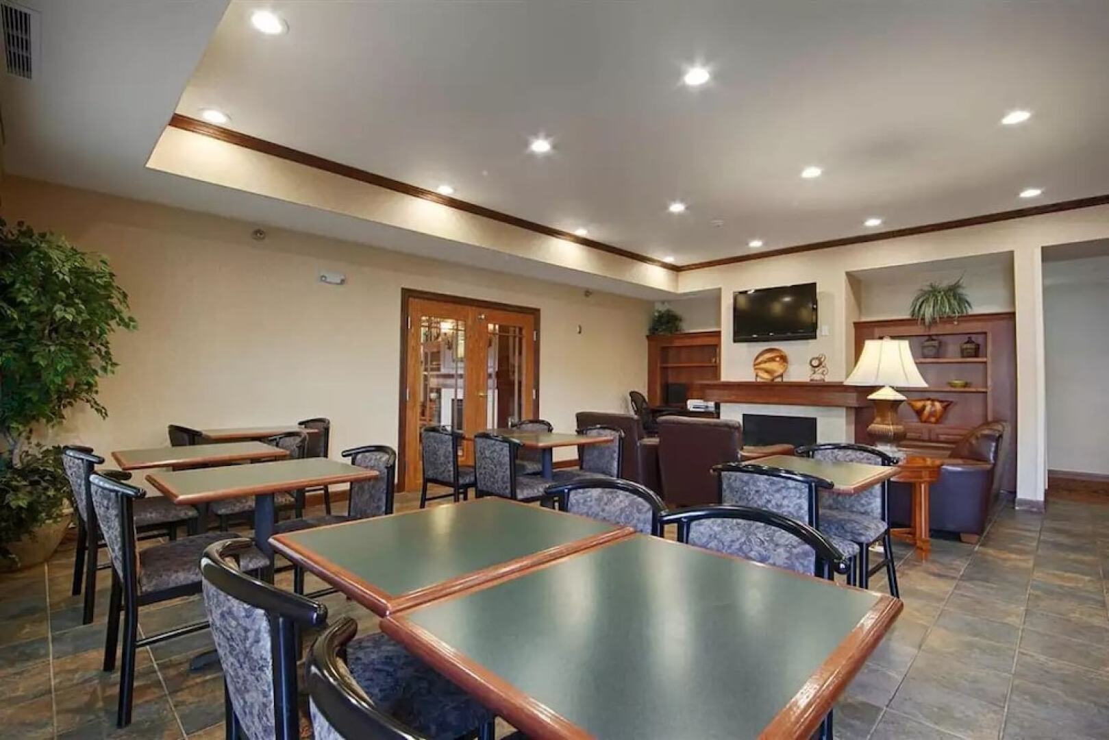 Quality Inn & Suites North