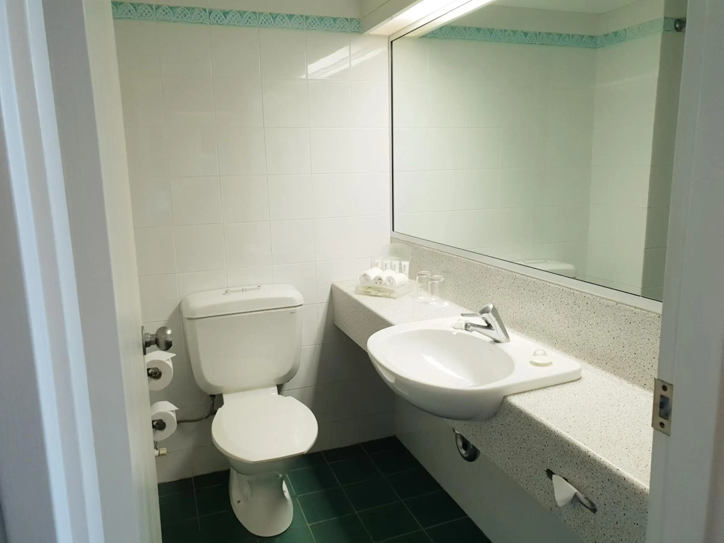 Cairns Harbourside Hotel