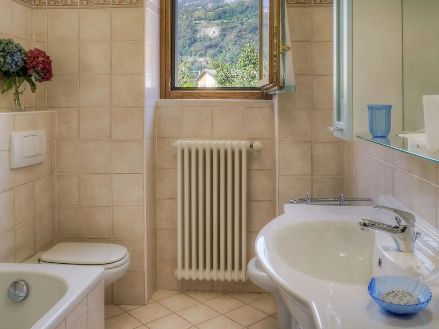 Spacious Apartment near Lake in Dongo