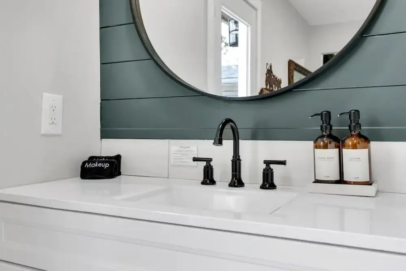 Spacious 4BR Home Near Grand Canyon Sleeps 10