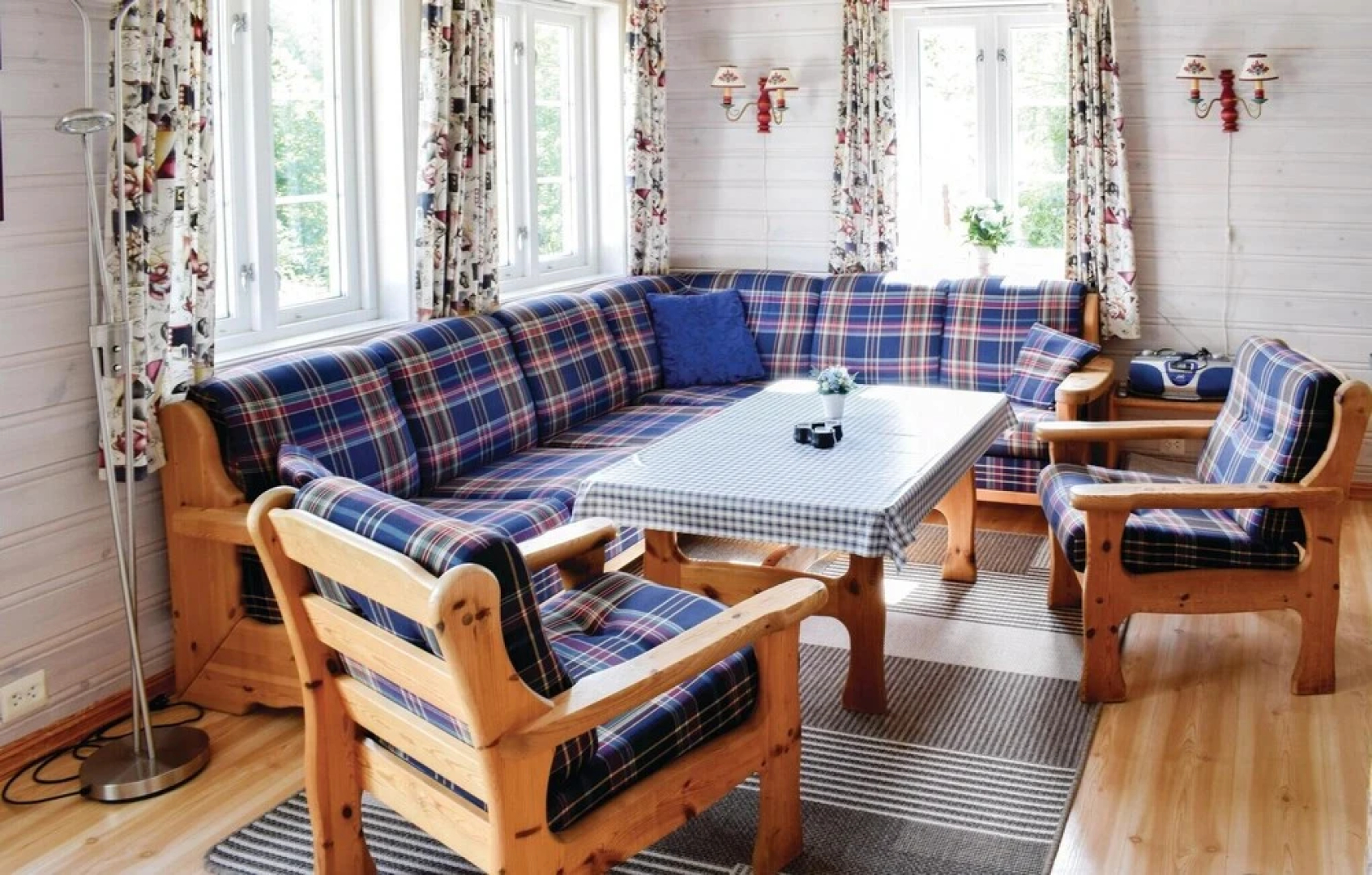 Stunning Home in Lyngdal With 4 Bedrooms