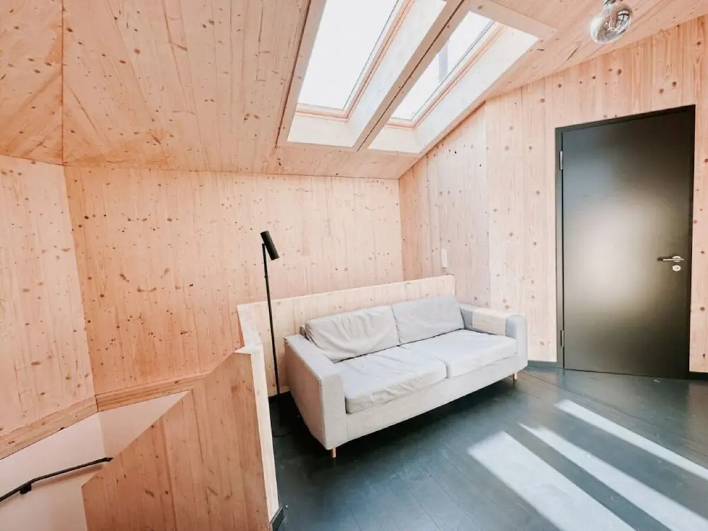 Super Nice Holiday Home by the Lake