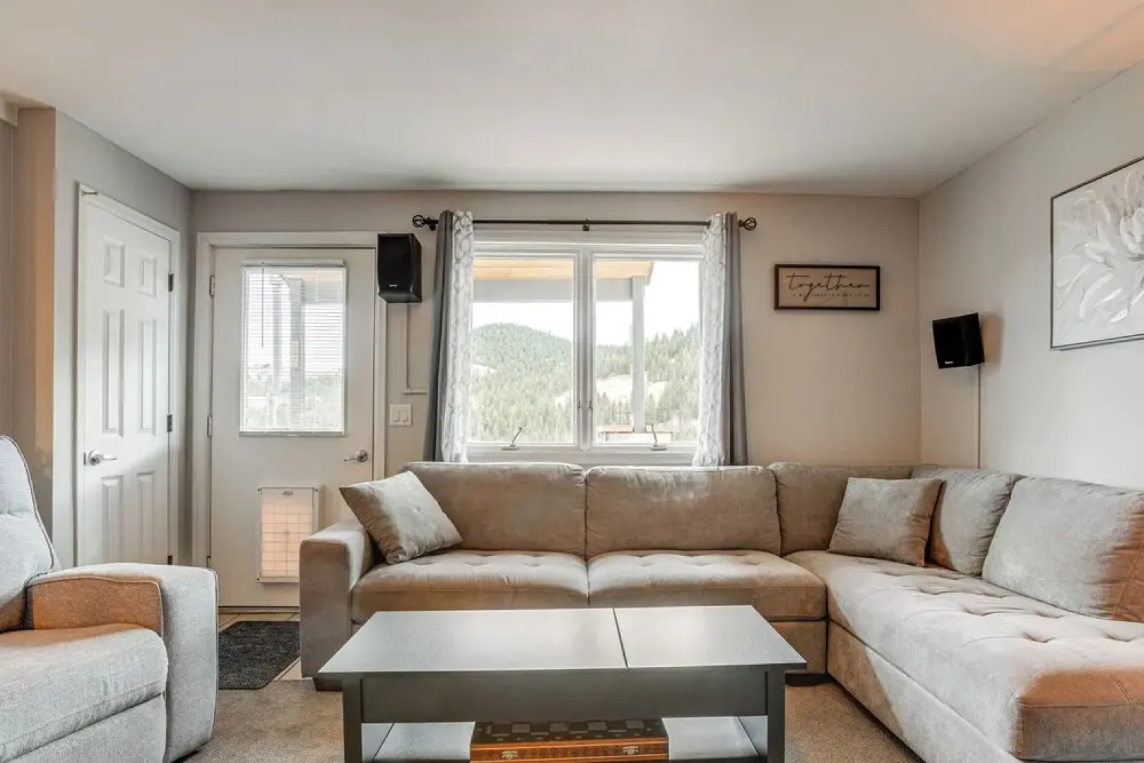 Walk to Casinos: Mtn-view Central City Home!