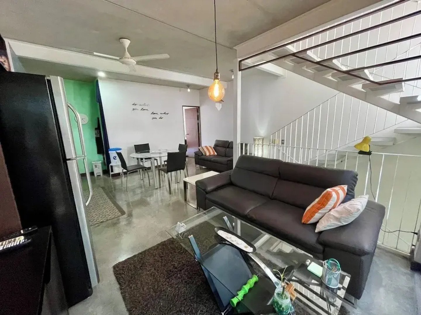 Beautiful Spacious Loft 2 Bedrooms 2 Full Baths 2 car Garage in Downtown