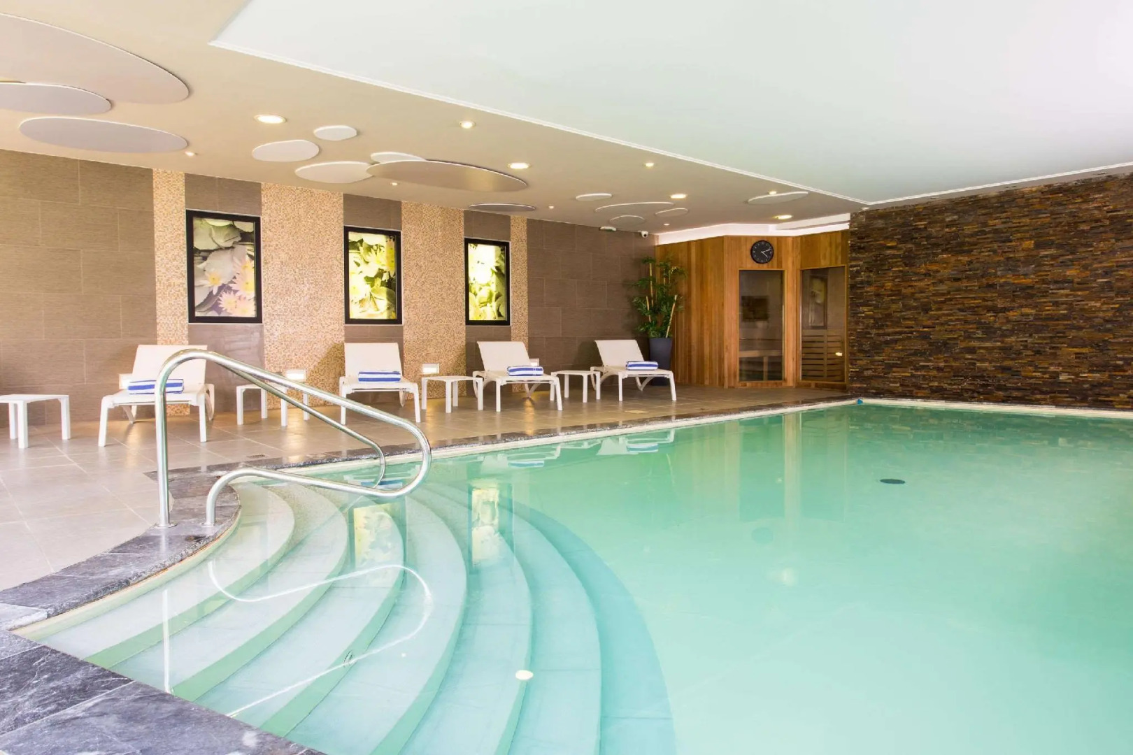 Chateau Belmont Tours by The Crest Collection (ex. Clarion Hotel Château Belmont Tours)