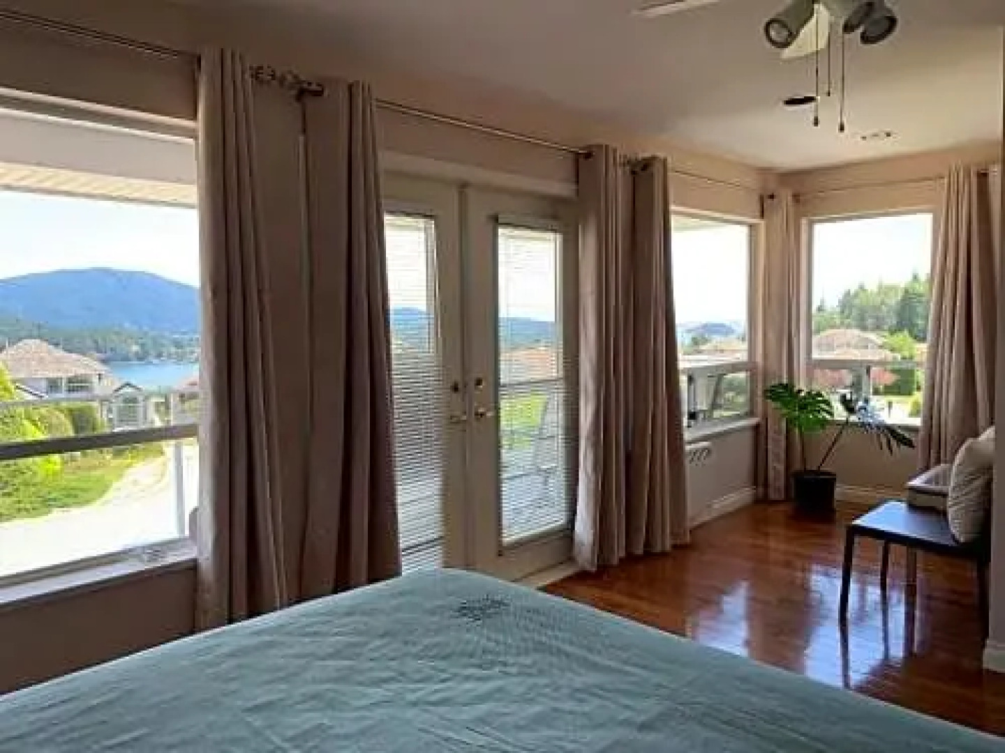 Bay Mountain Lookout Suites