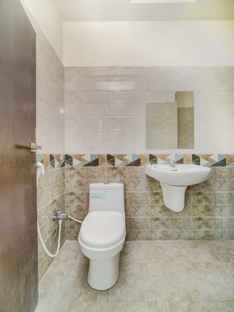 OYO 40124 Hotel VJR Residency