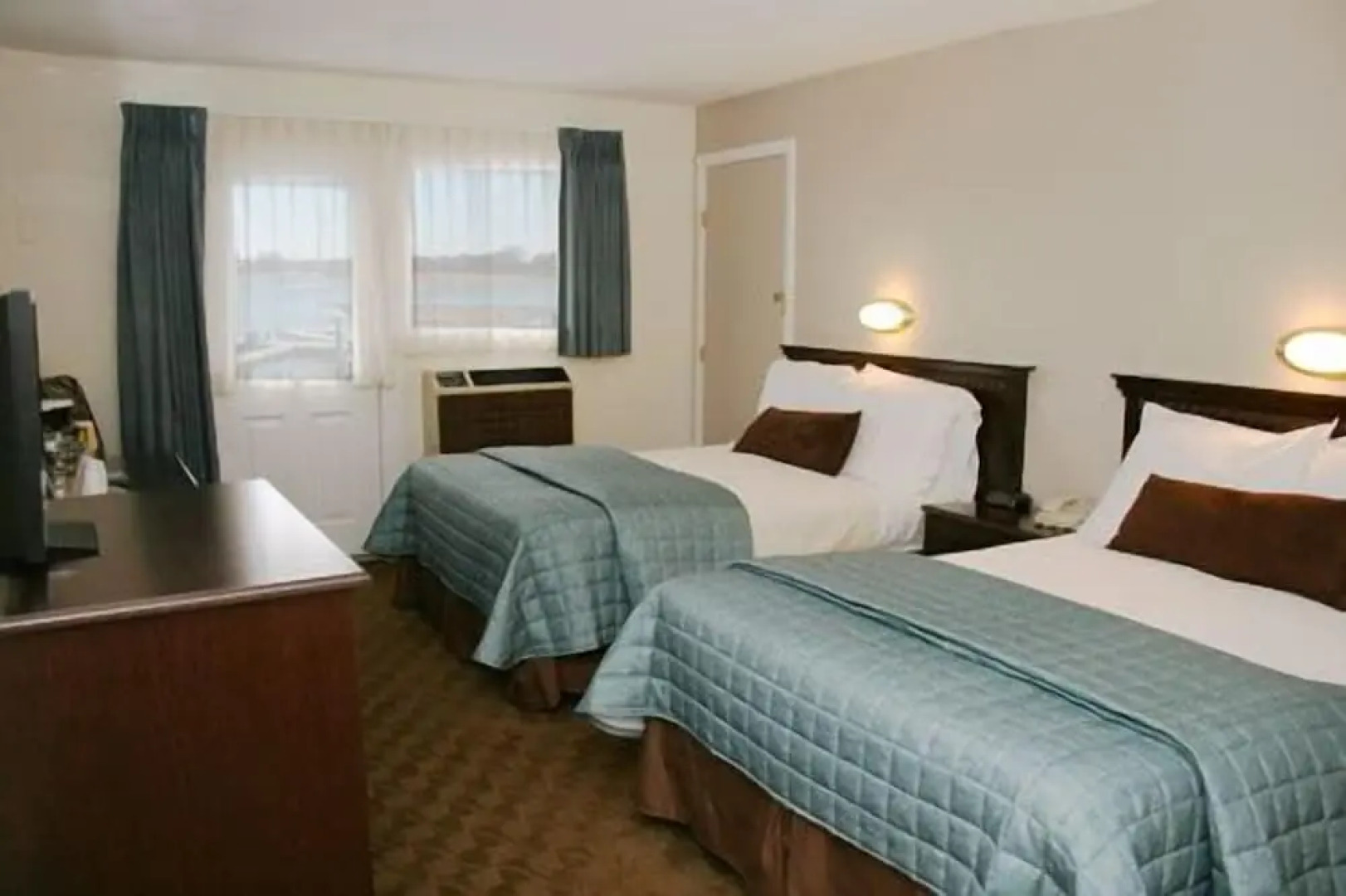 The Hotel at Cape Ann Marina