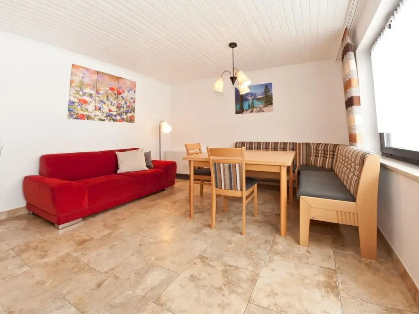 Apartment mit Spielbereich