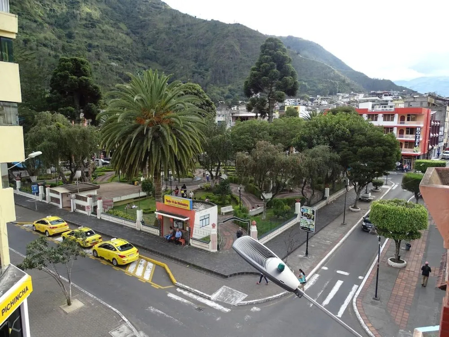 Erupcion Art Hotel & Hostel