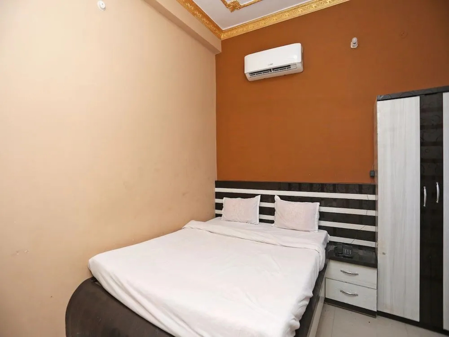 Spot On 45392 Maa Tara Hotel