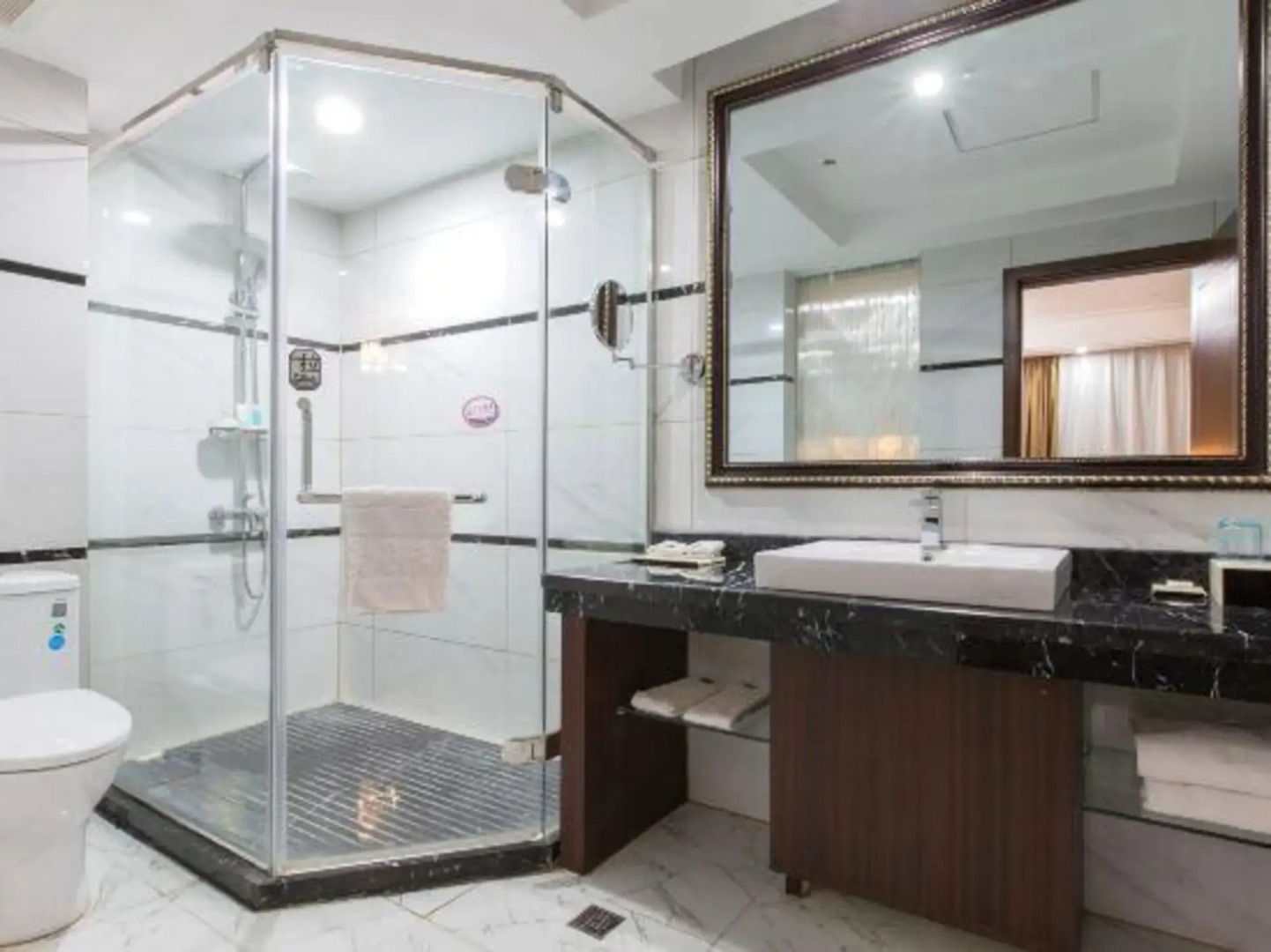 Tianzi International Hotel