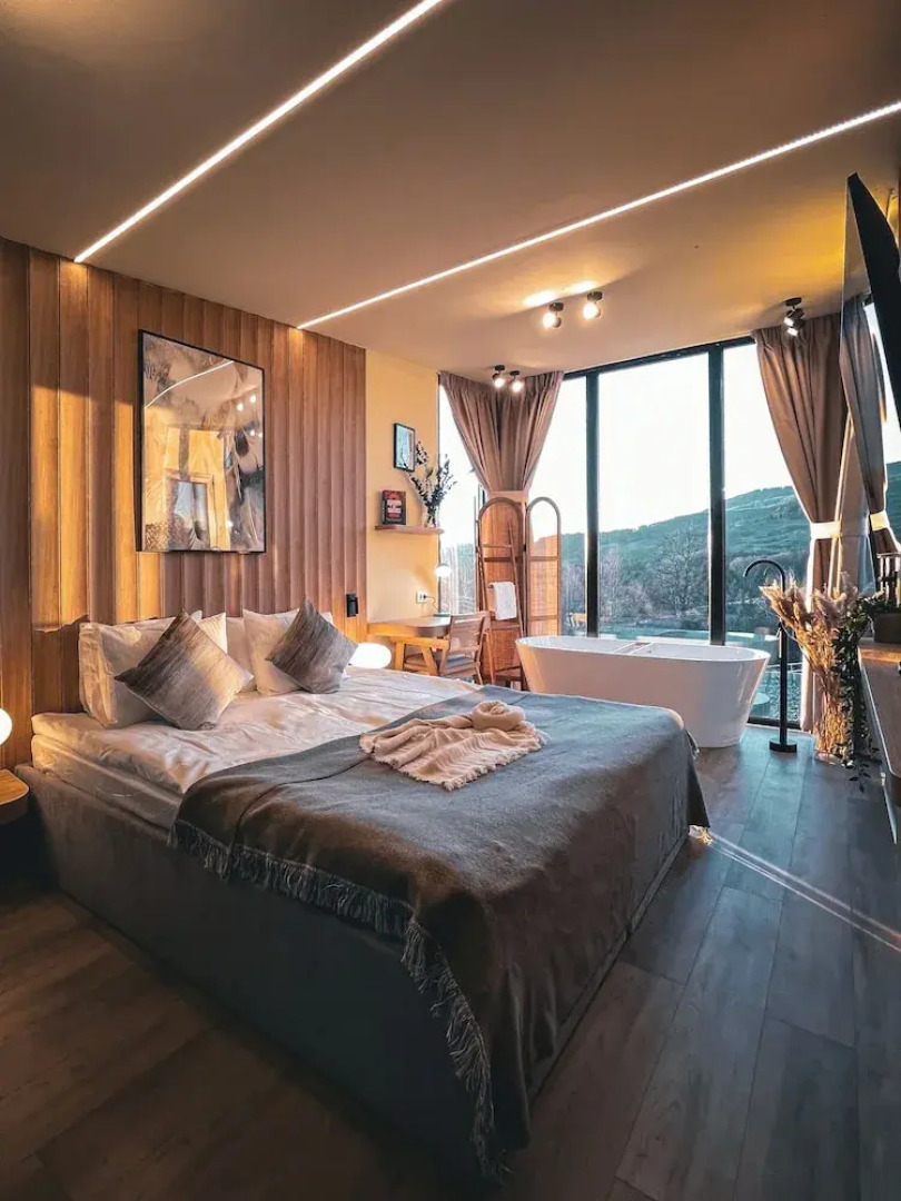 Moon Valley Comarnic