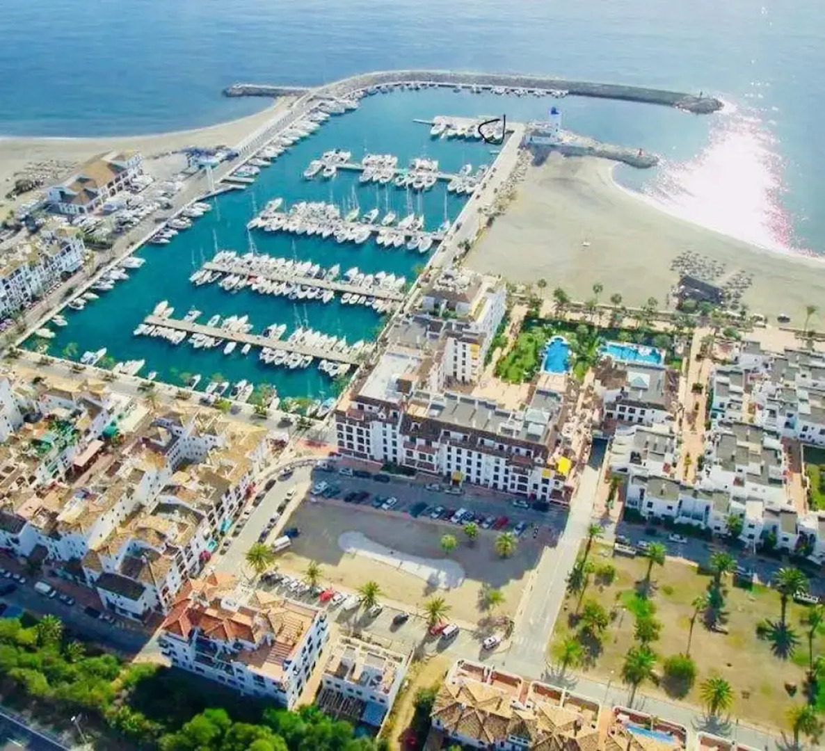 Live on a Luxury 65ft Yacht in Duquesa- Estapona