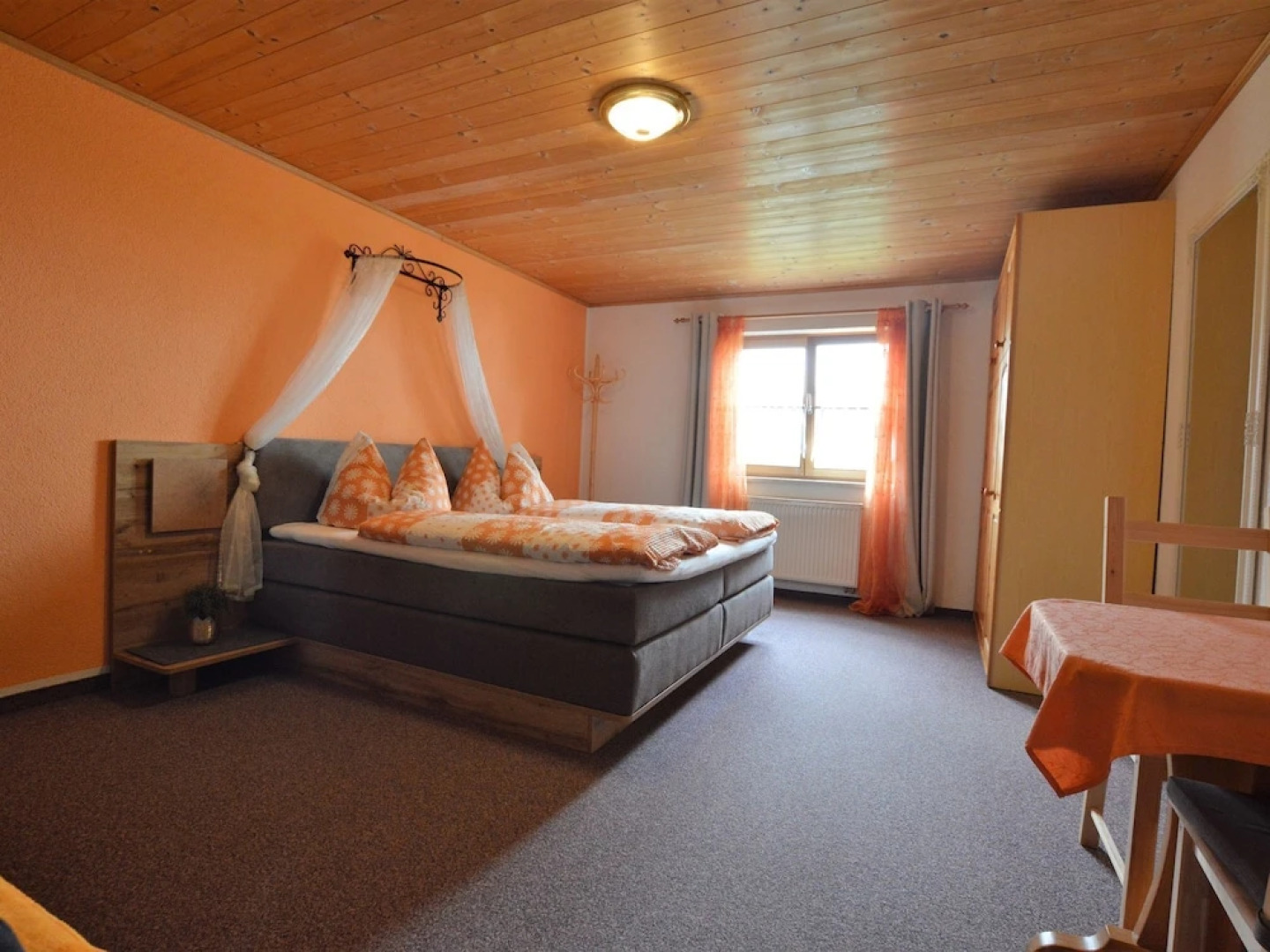 Spacious Apartment With Garden in Bürserberg