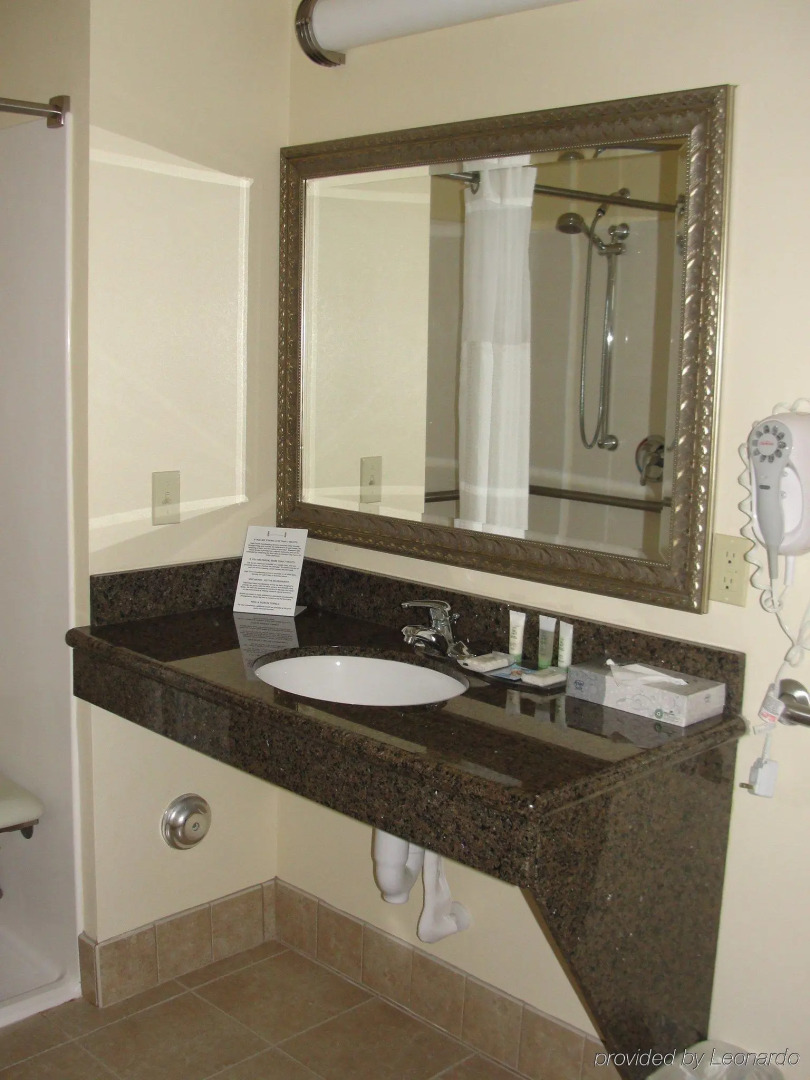 Staybridge Suites Lansing - Okemos by IHG