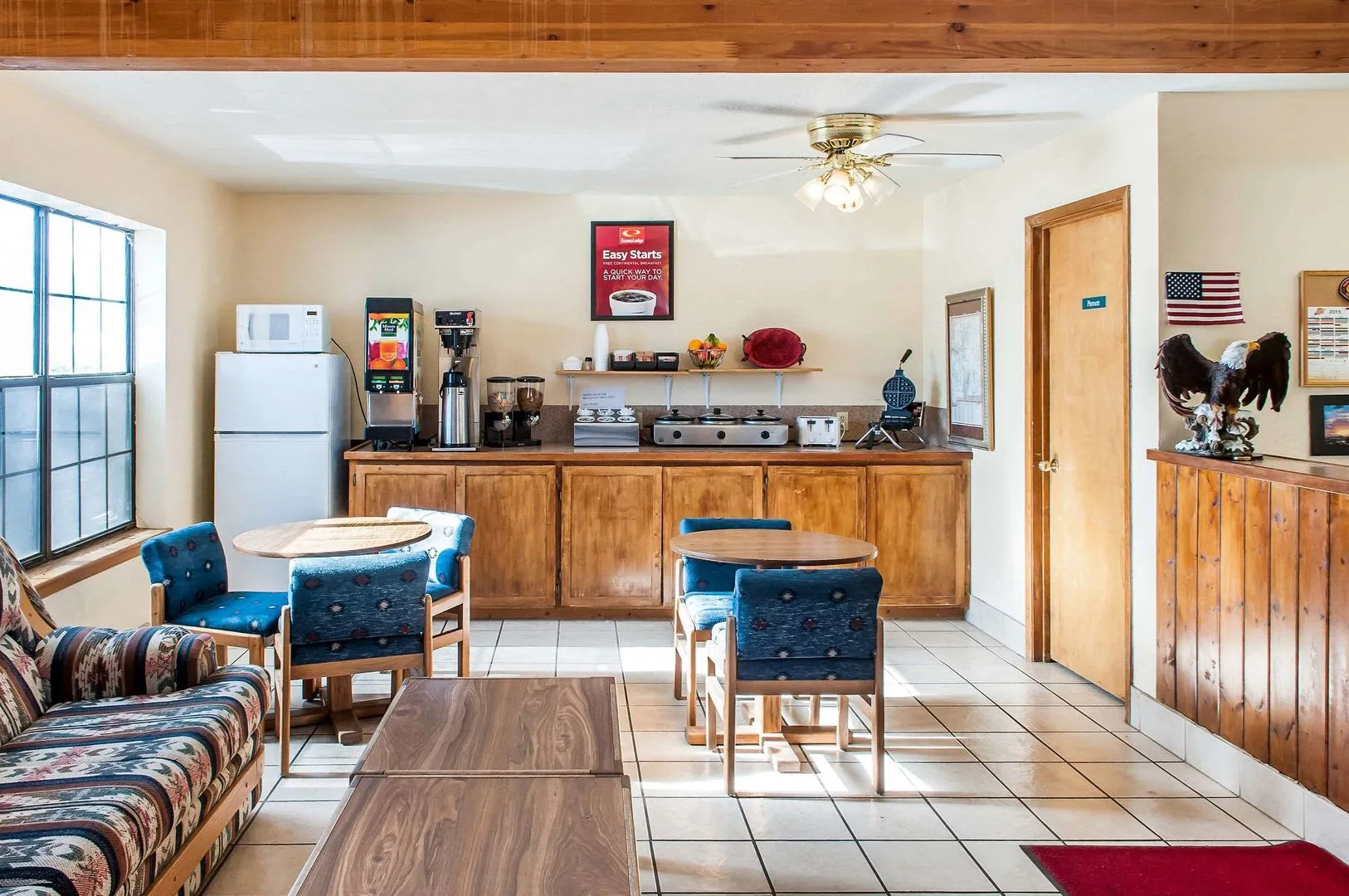 Econo Lodge Eagle Nest