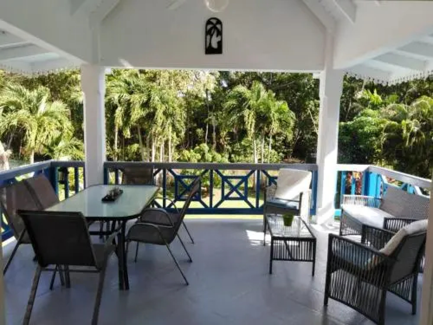 C & A Seashell Villa