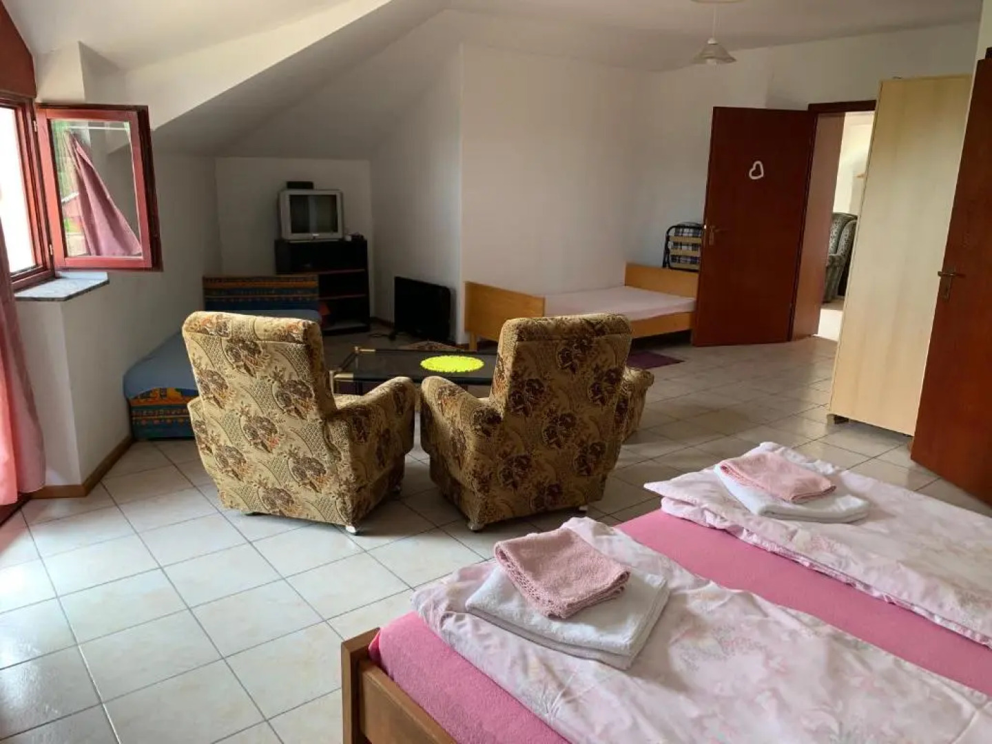 Buzál-Mórocza Pincészet és Szálláshely