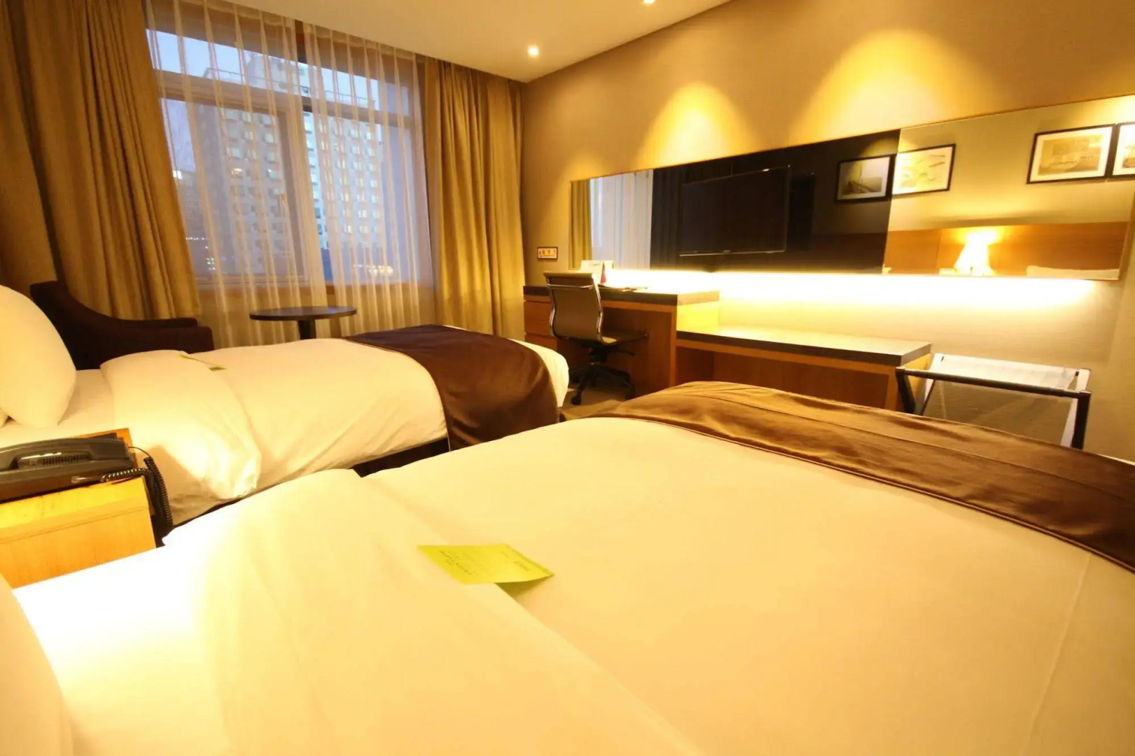 The Central Plaza Hotel