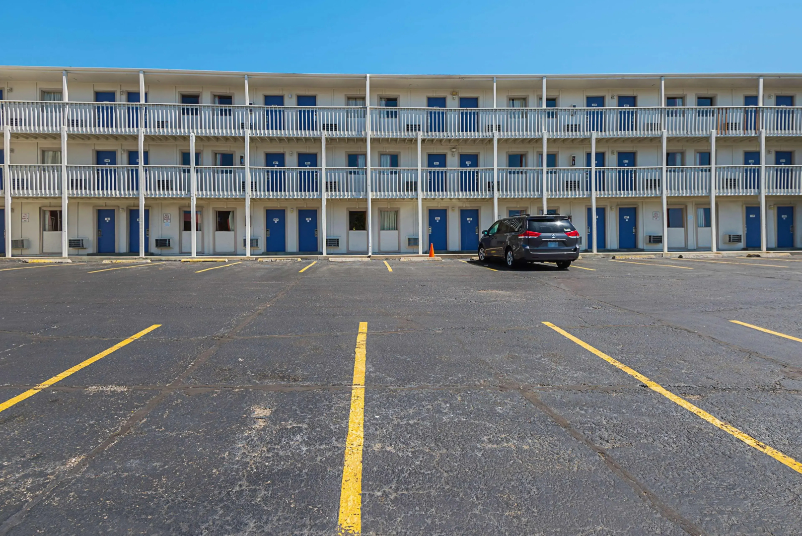 Motel 6-Blue Springs, MO