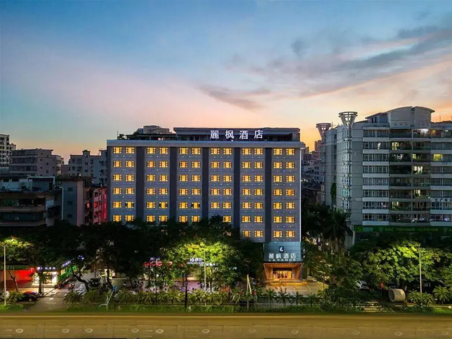 Zhanjiang Lavande Grandbuy Branch Hotel