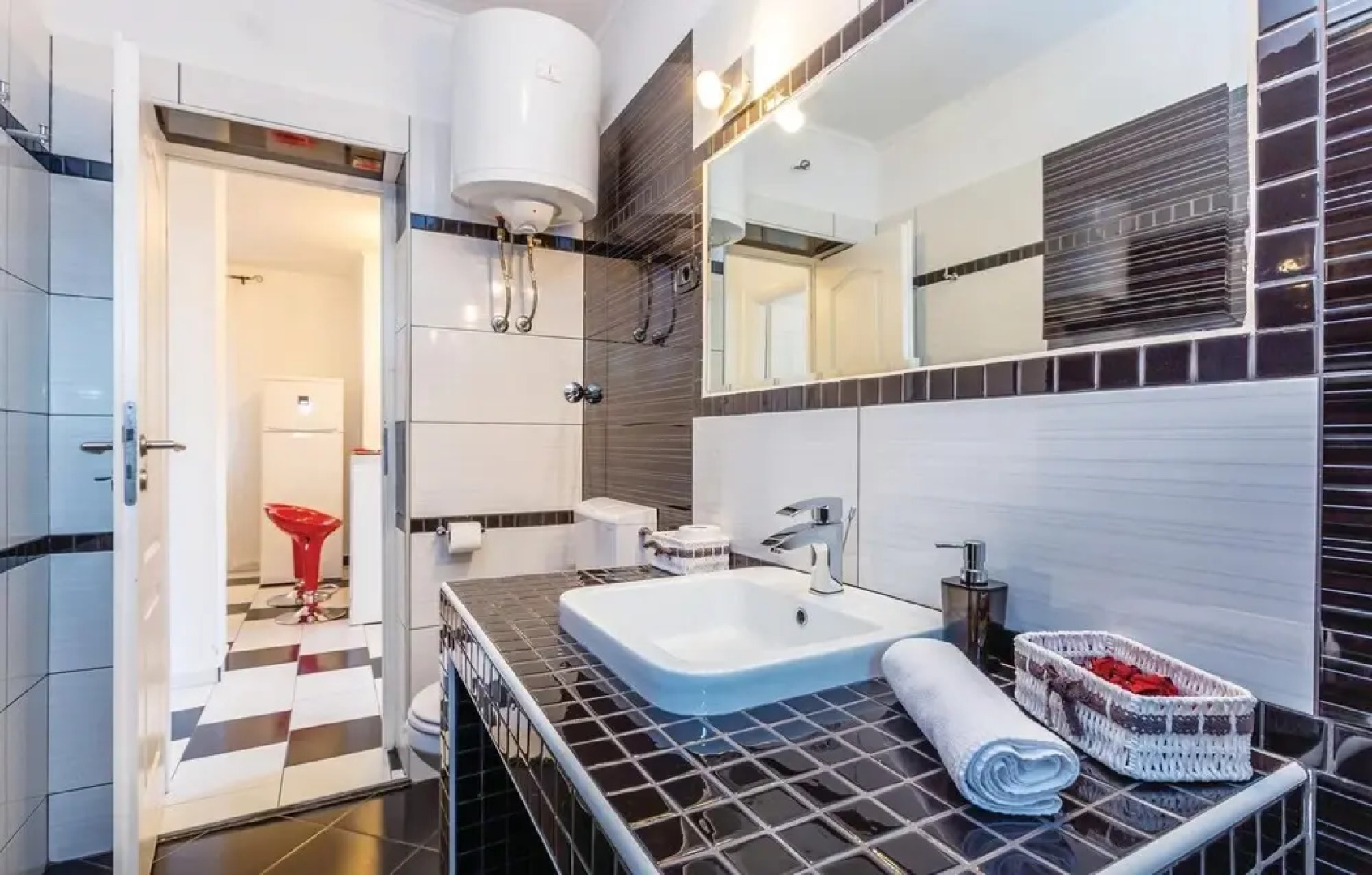 Stunning Home in Risika With Wifi and 3 Bedrooms