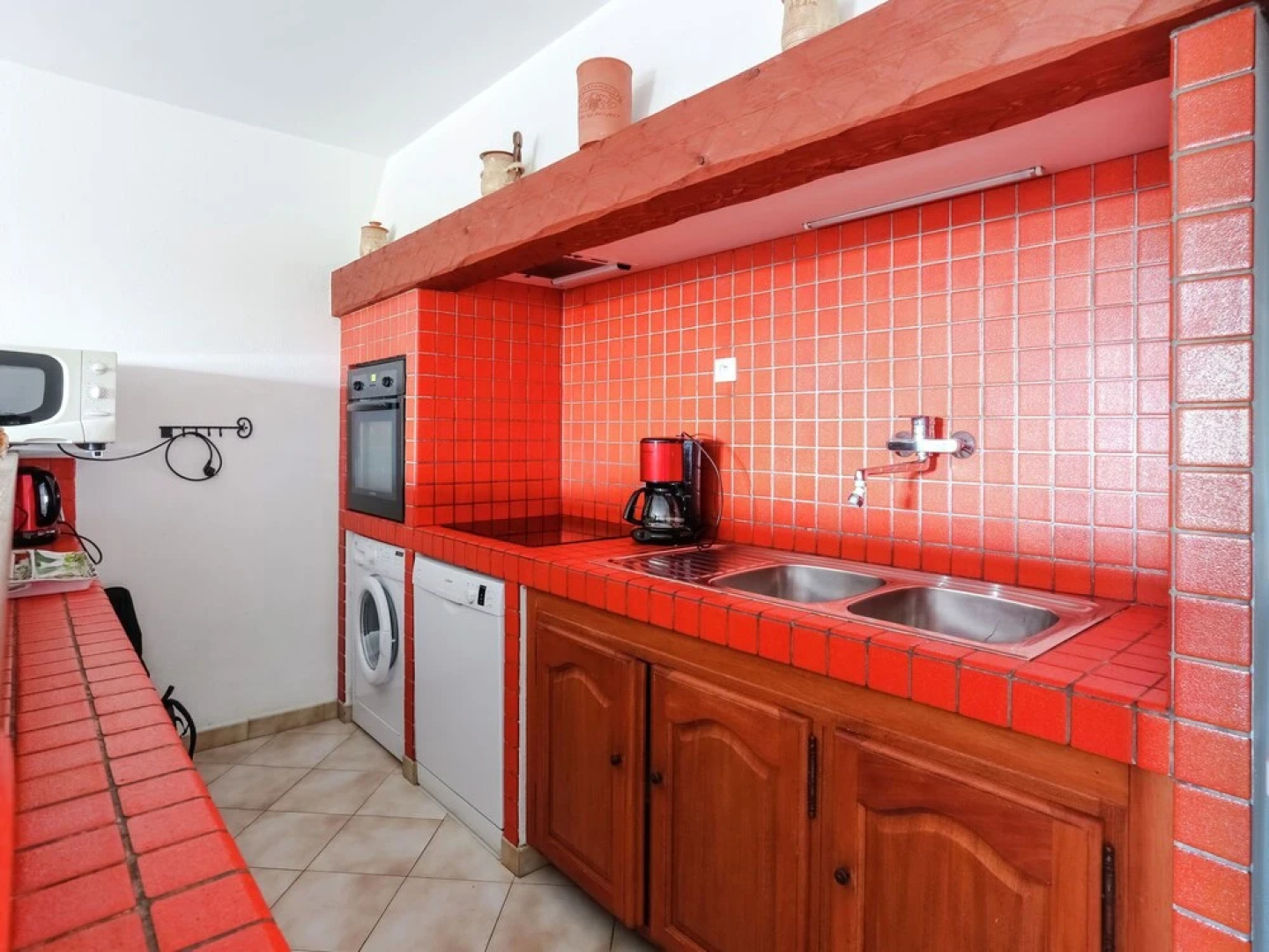 Provencal Holiday Home in Bormes-les-Mimosas with Pool