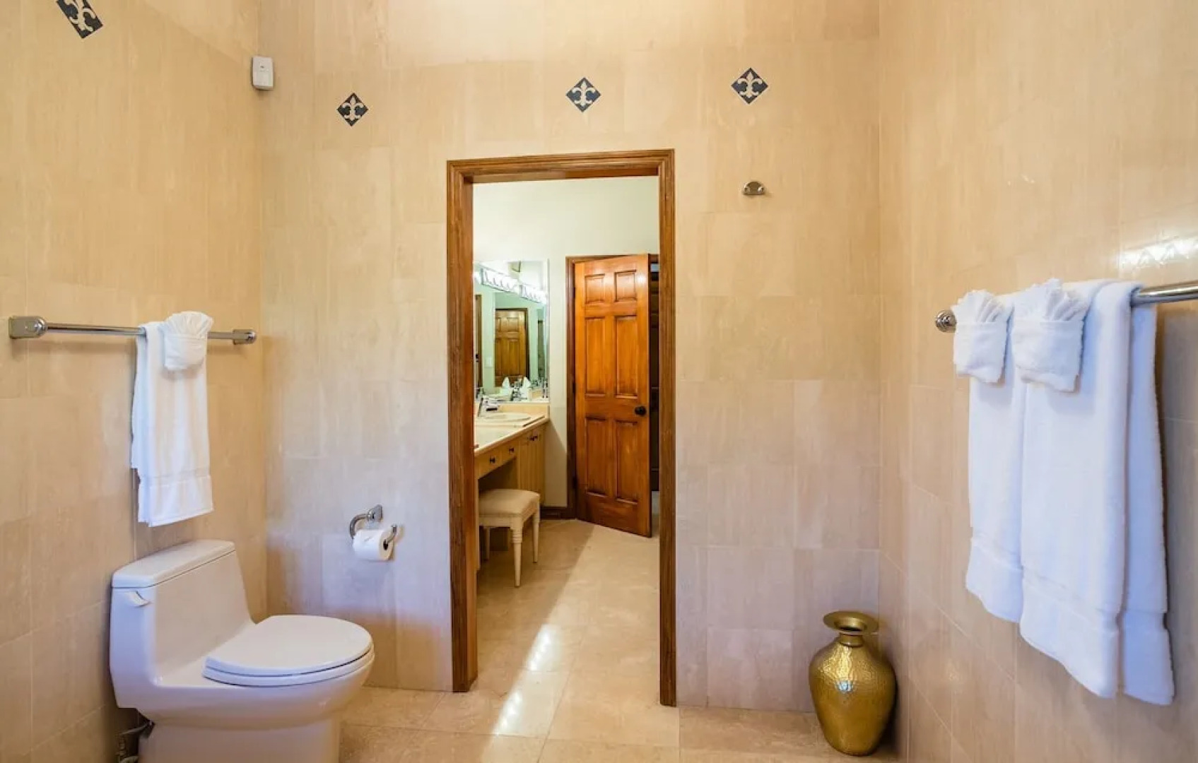 Maridadi by Cayman Villas