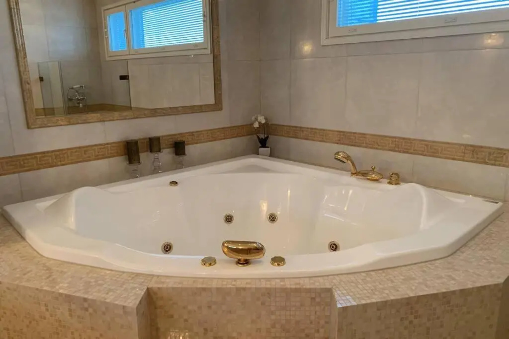 DOWNTOWN PENTHOUSE-SPA,sauna,3BR,seaview,free park