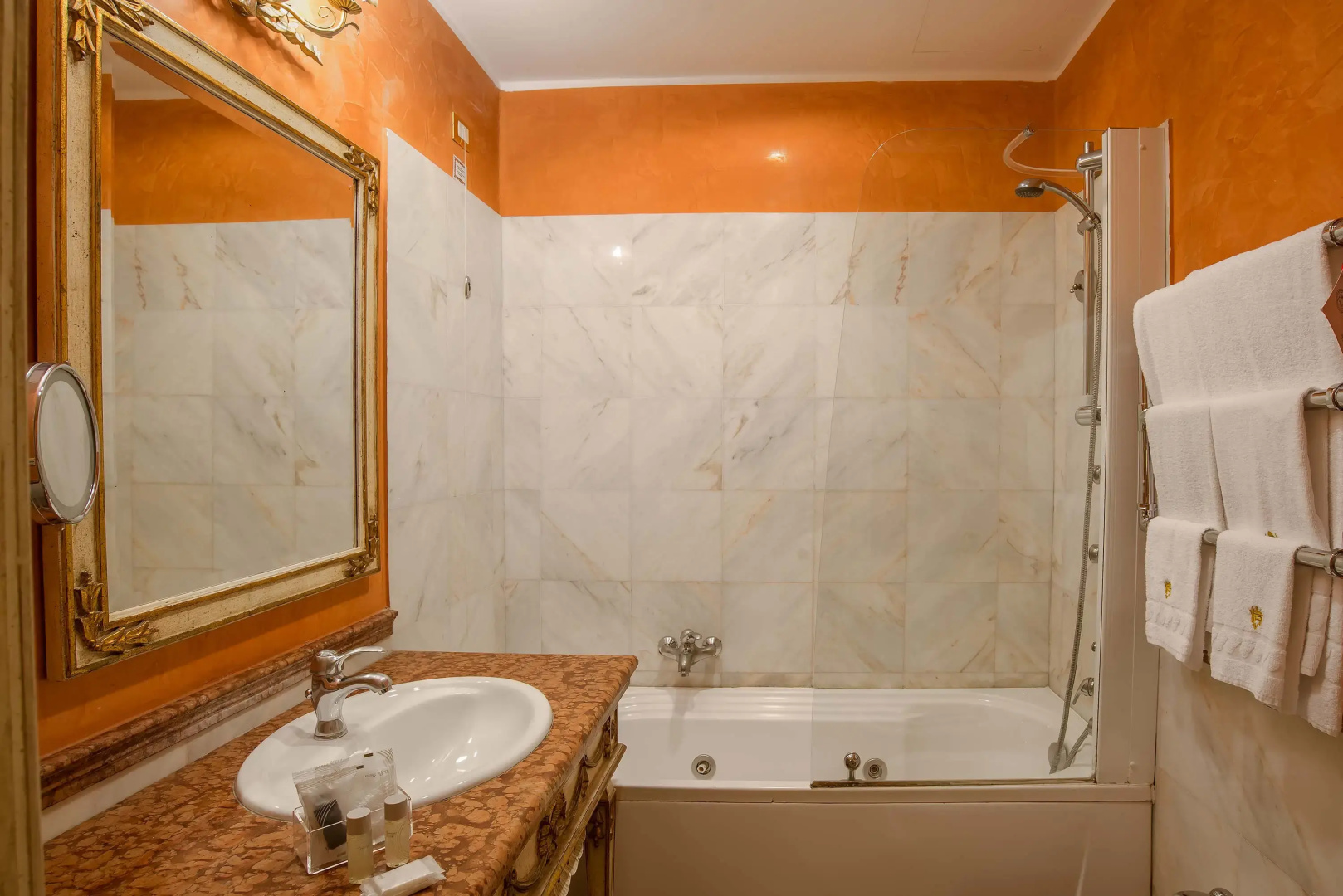 Room Select Via Veneto