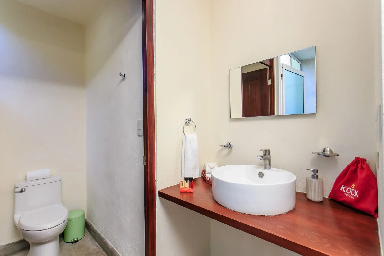 Art 57 Hotel - Adults Only