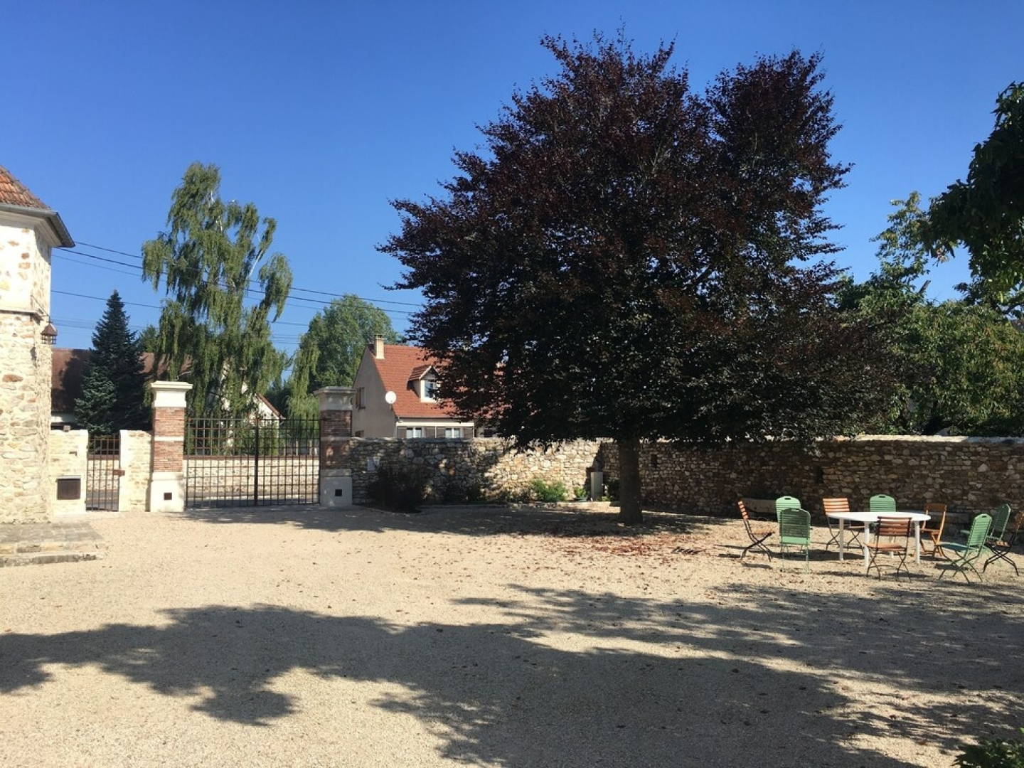 Sleep in Carnetin Near Disney