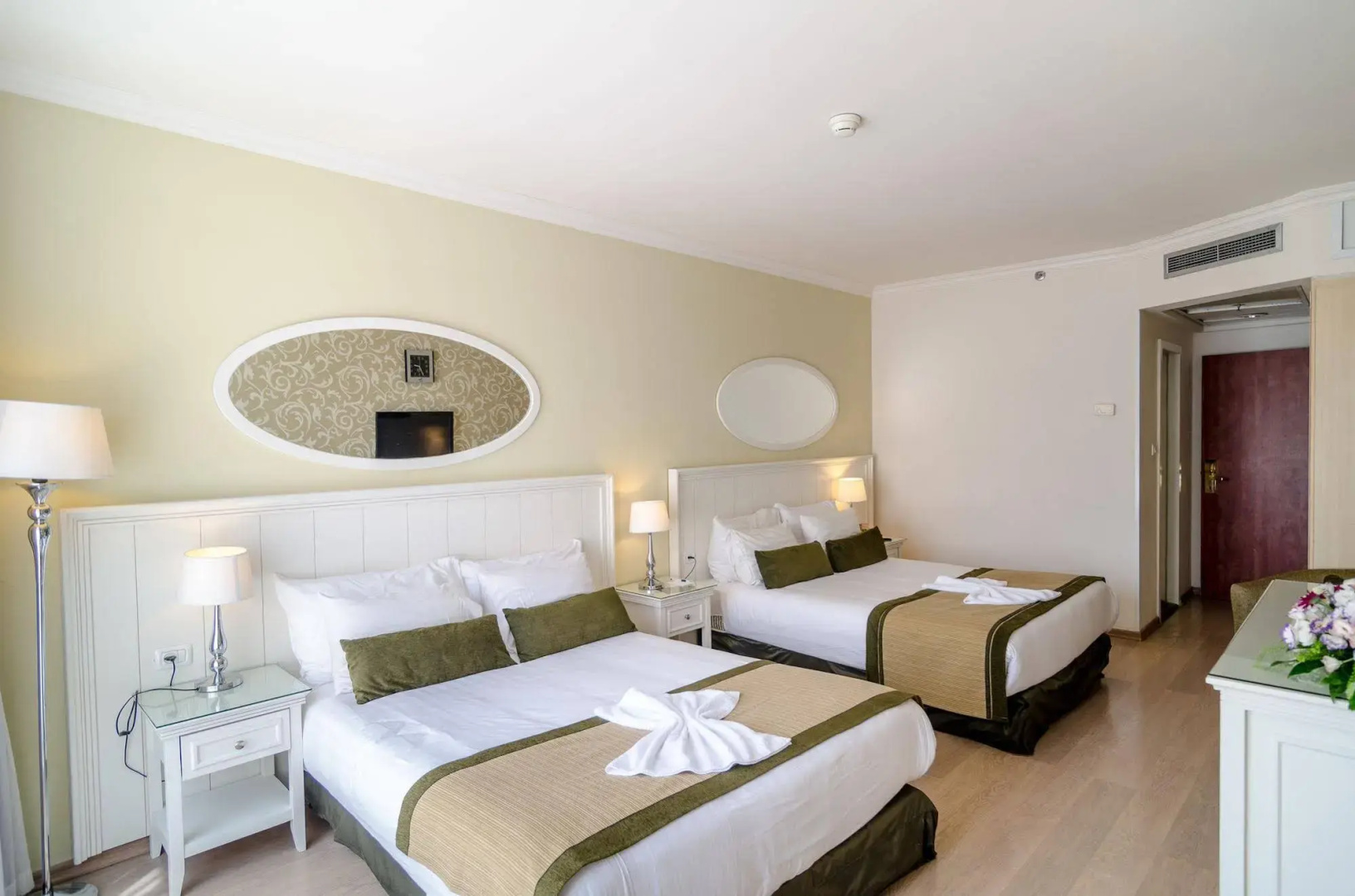 Royal Plaza Hotel