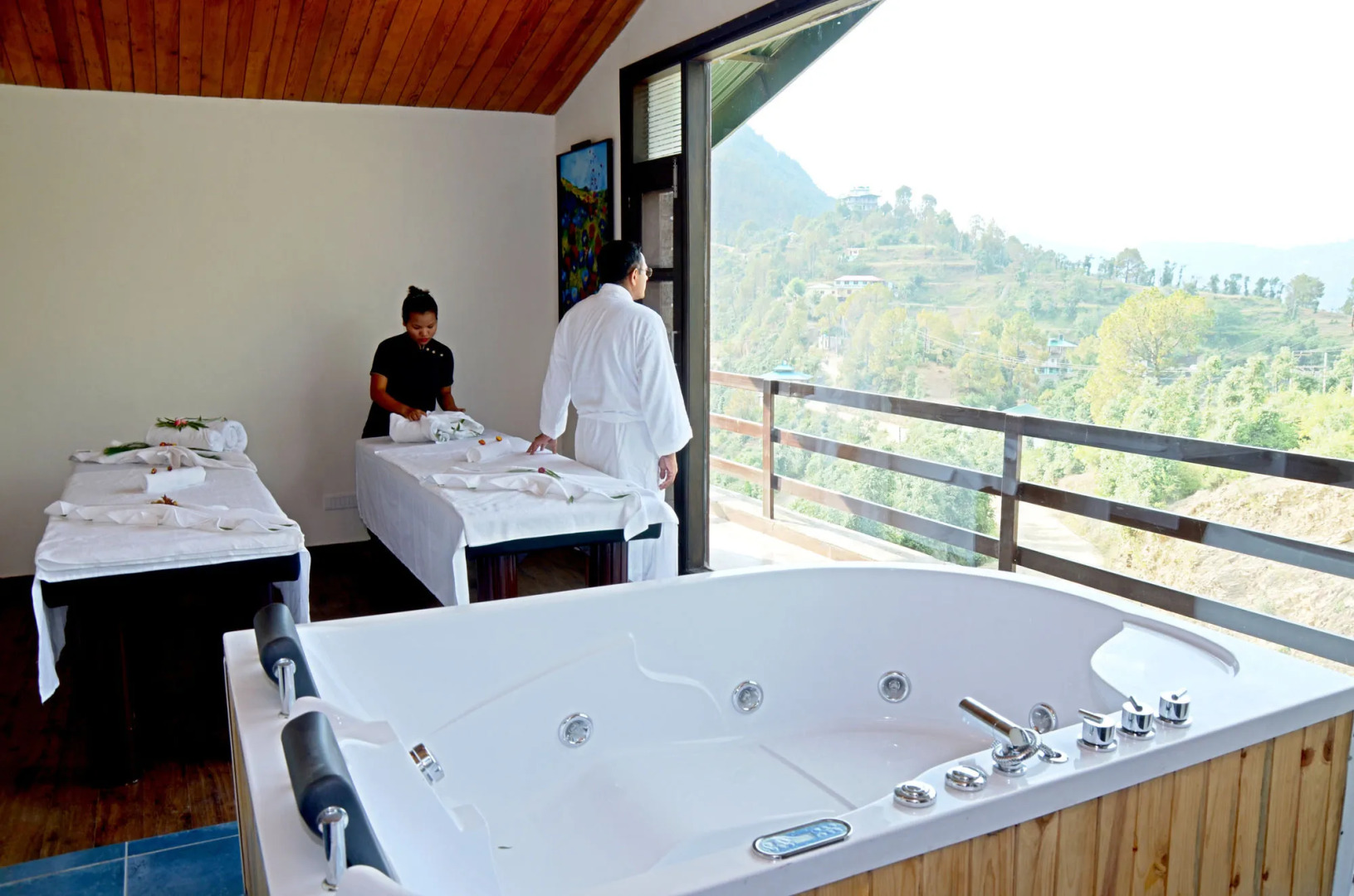 WoodSmoke resort & Spa