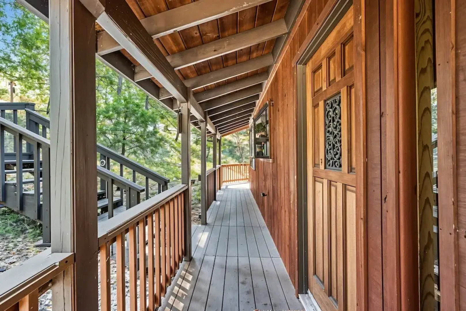 The Big Easy - Lakefront Only 1 mile to Popular Marina Beach! by Yosemite Region Resorts