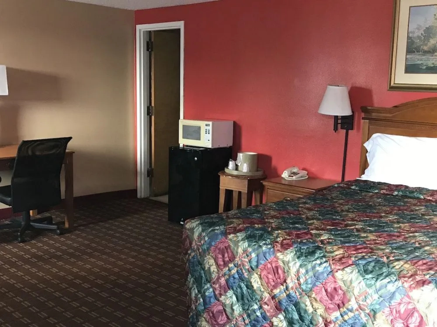 Adams Inn