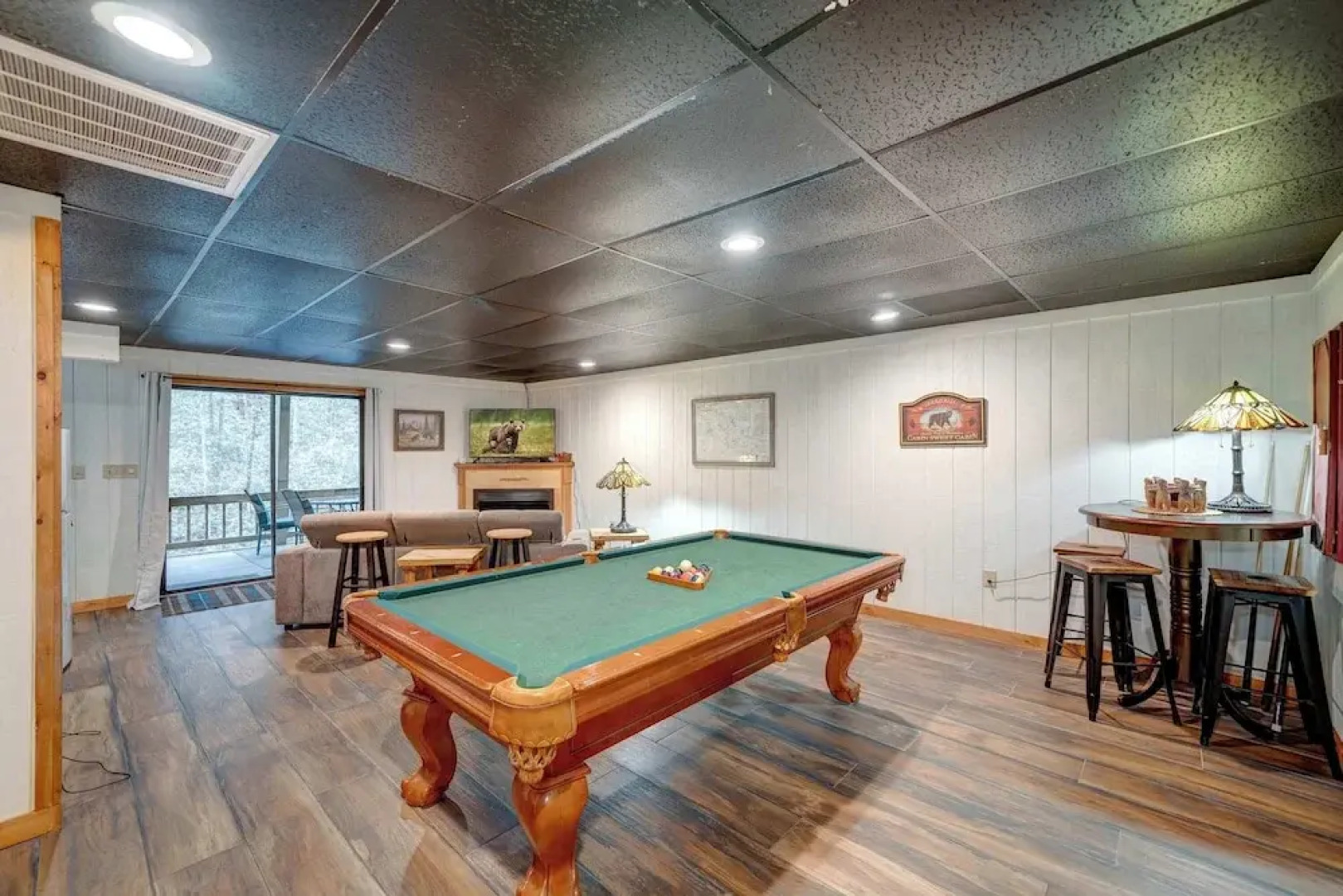 Bear Track Falls Peaceful, Quiet Mtn. Retreat!