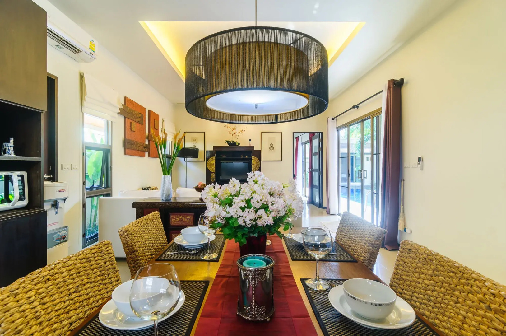 Niche Villas by TropicLook