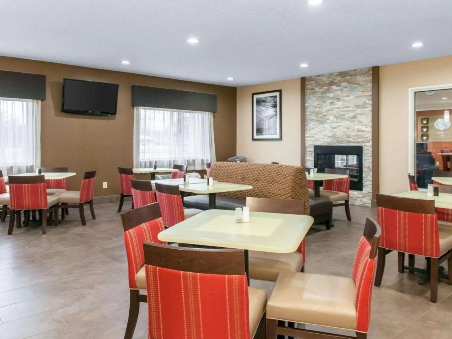 Comfort Suites Terre Haute University Area