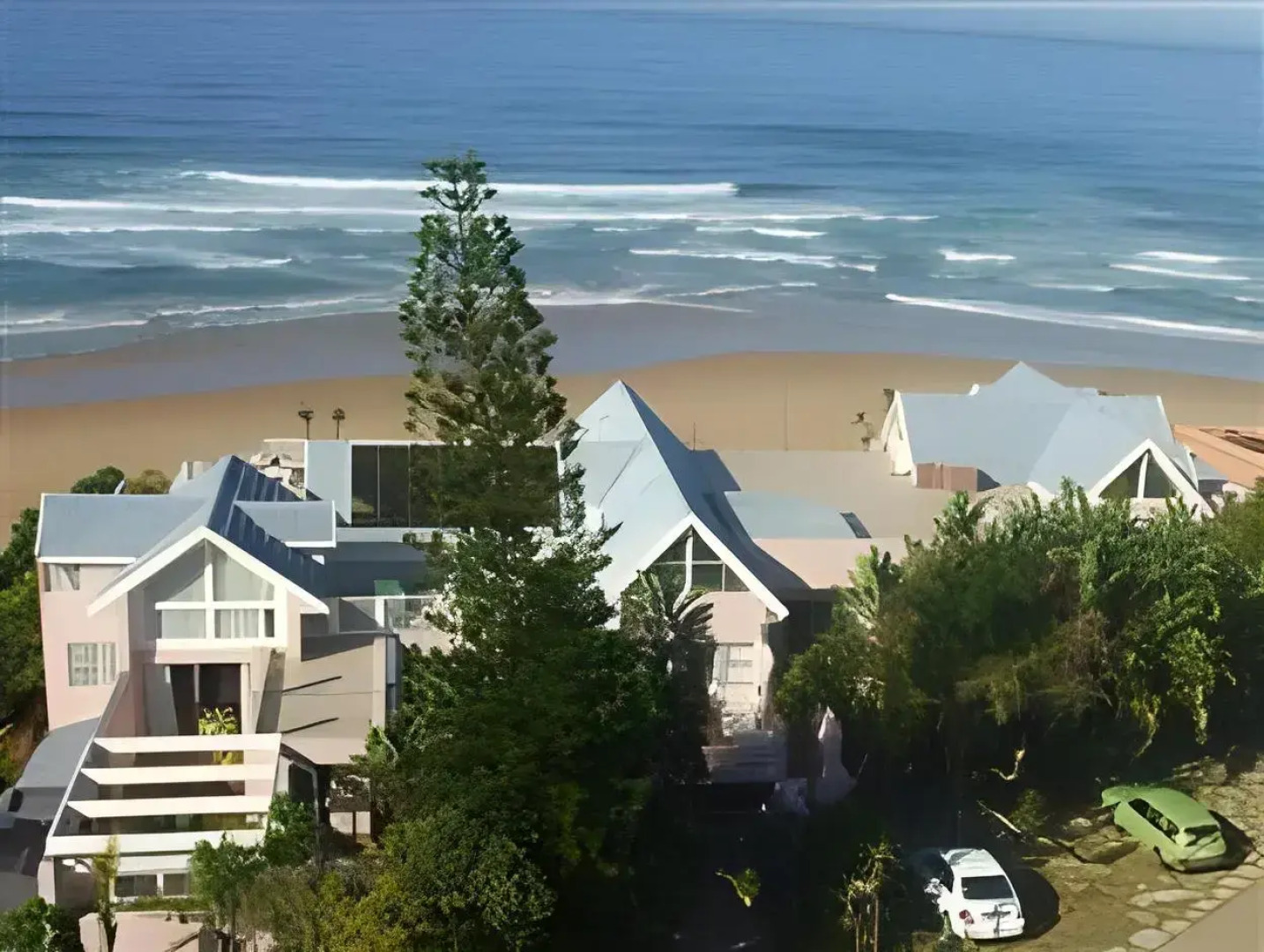The Pink Lodge on the Beach