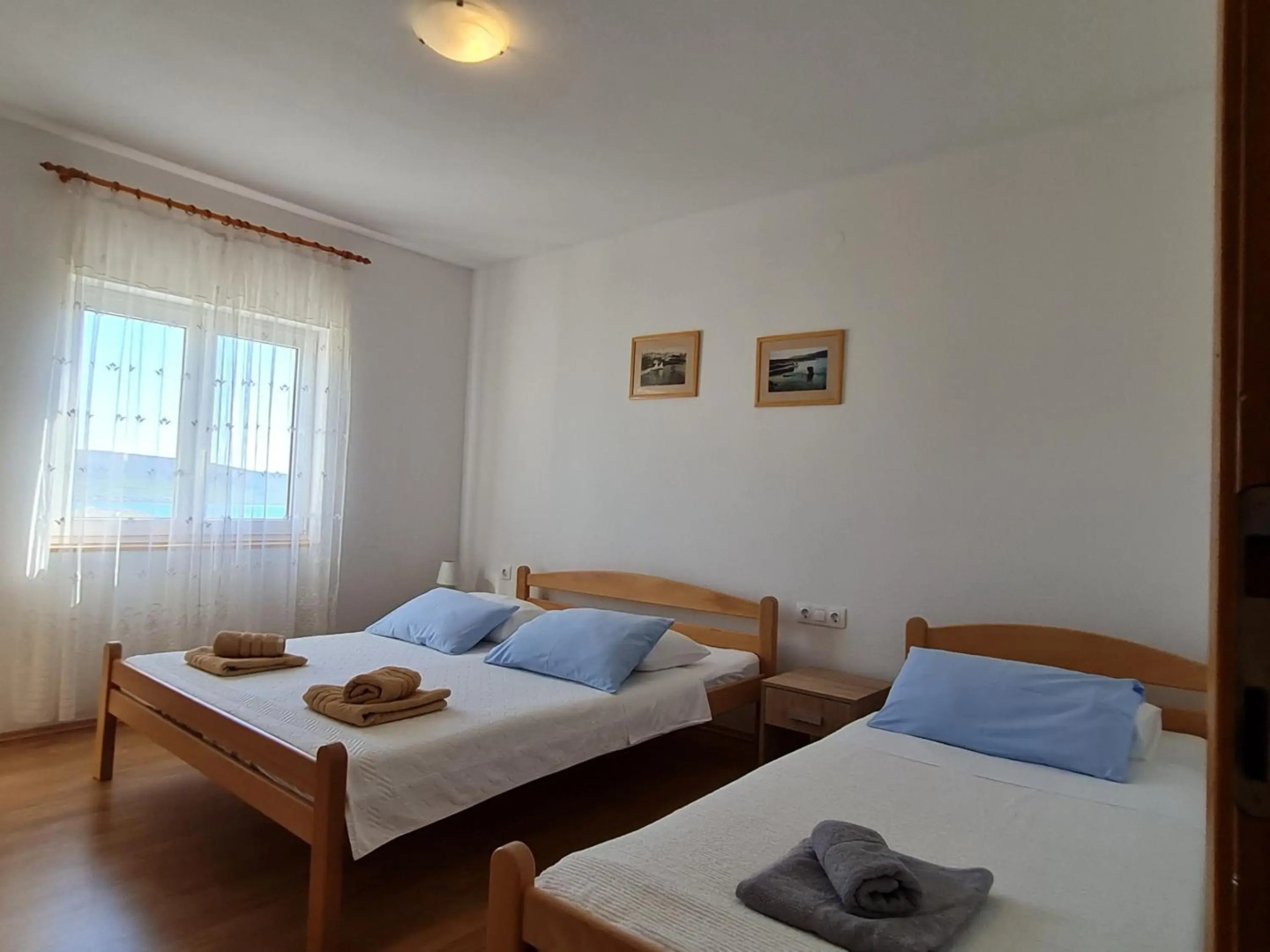 Apartments Zakarija