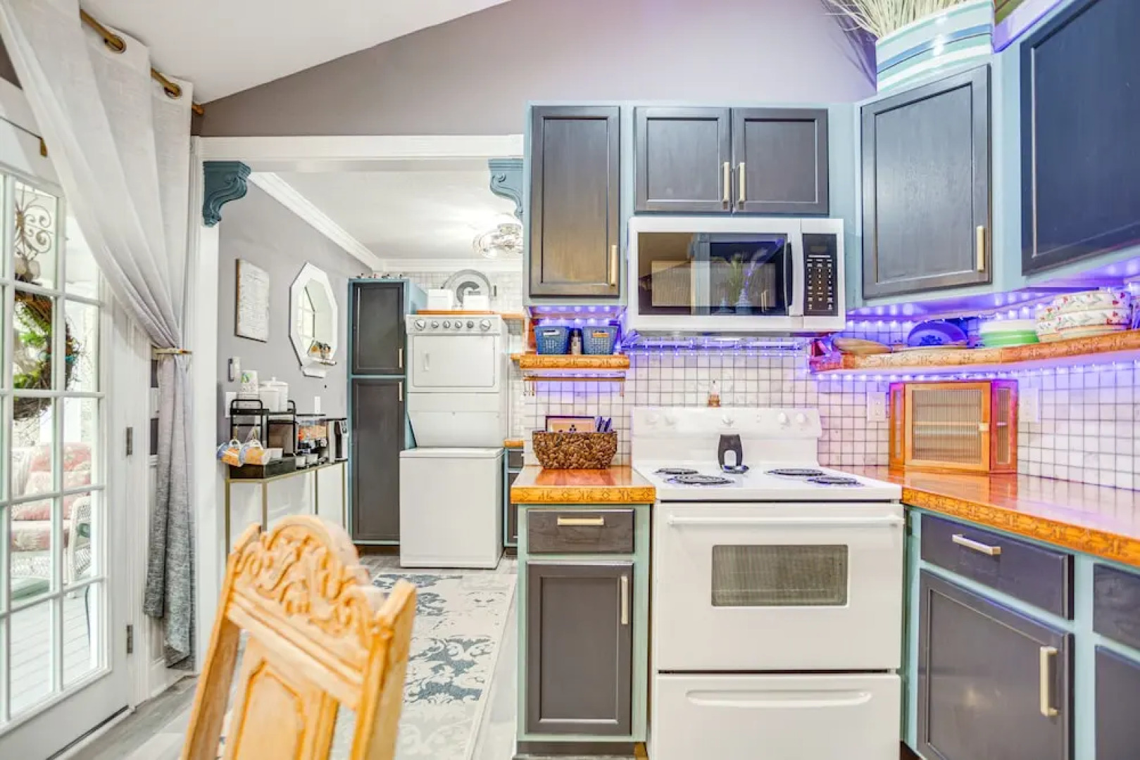 Waleska Loft: Stocked Kitchen